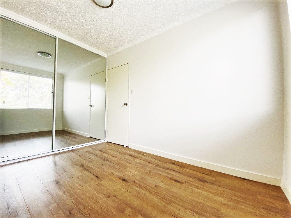 4/102 Dumaresq Street, Campbelltown, NSW 2560