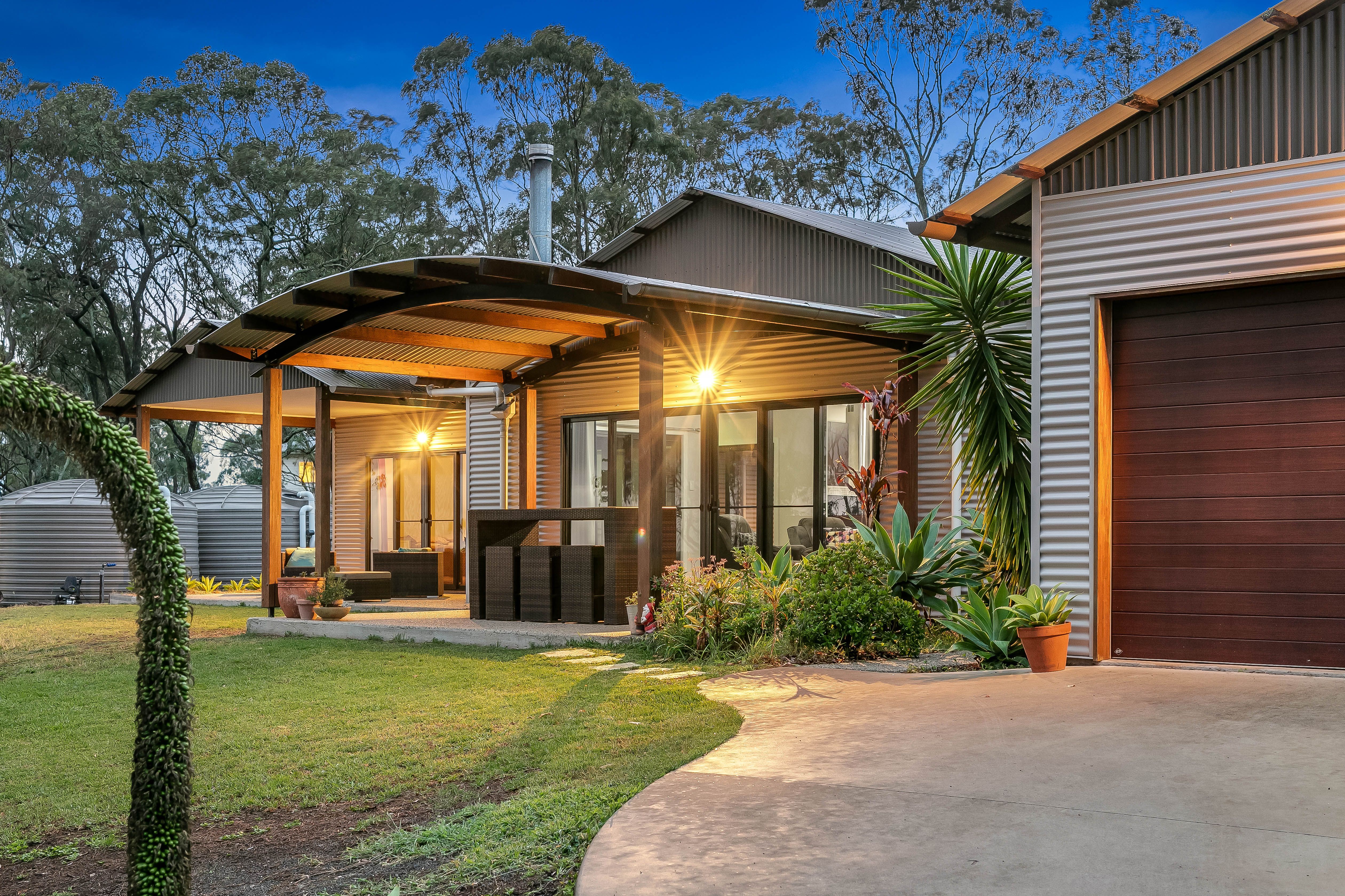 37 Hamblin Court, Mount Rascal QLD 4350