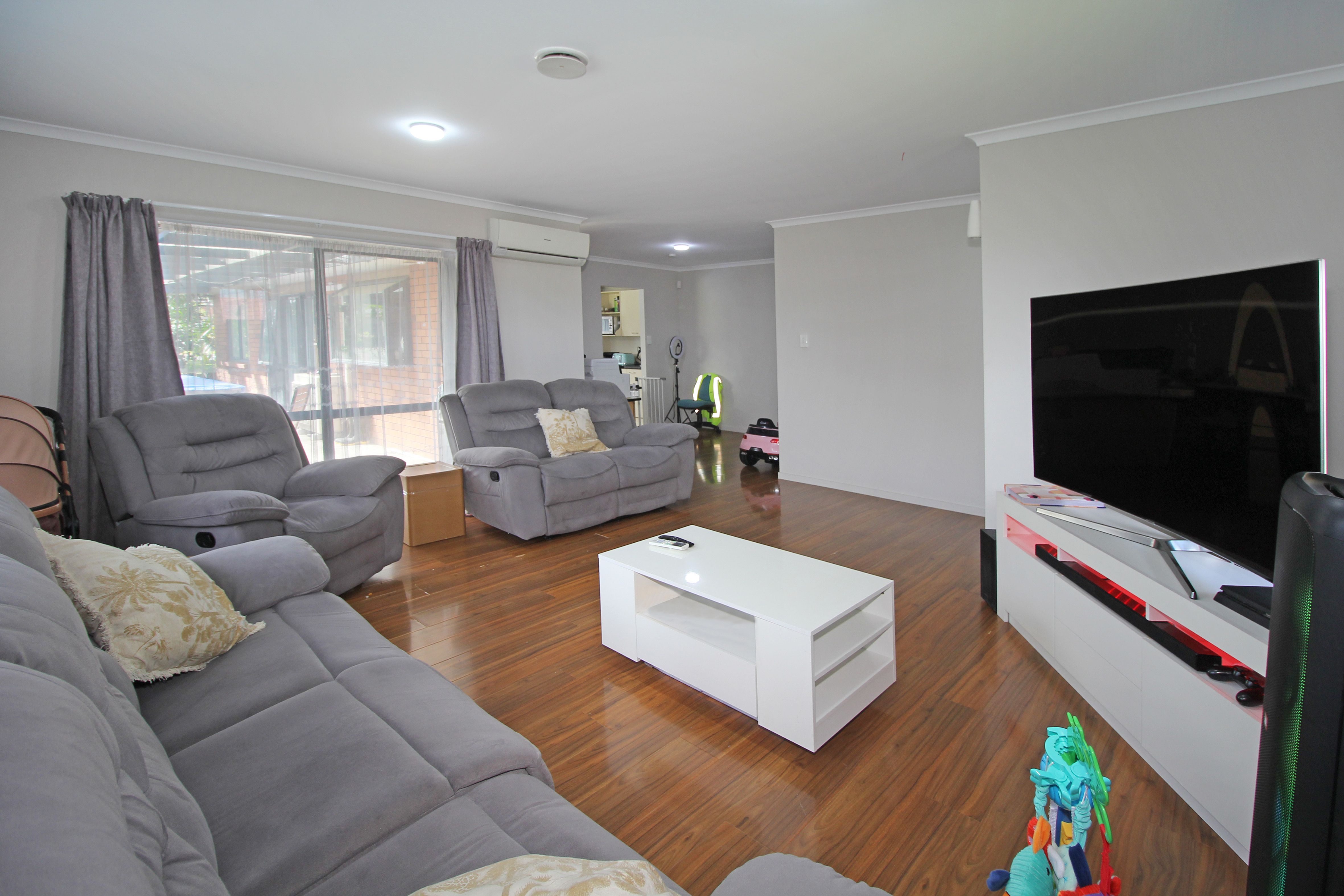 2 Watersfield Place, Flat Bush, Manukau City