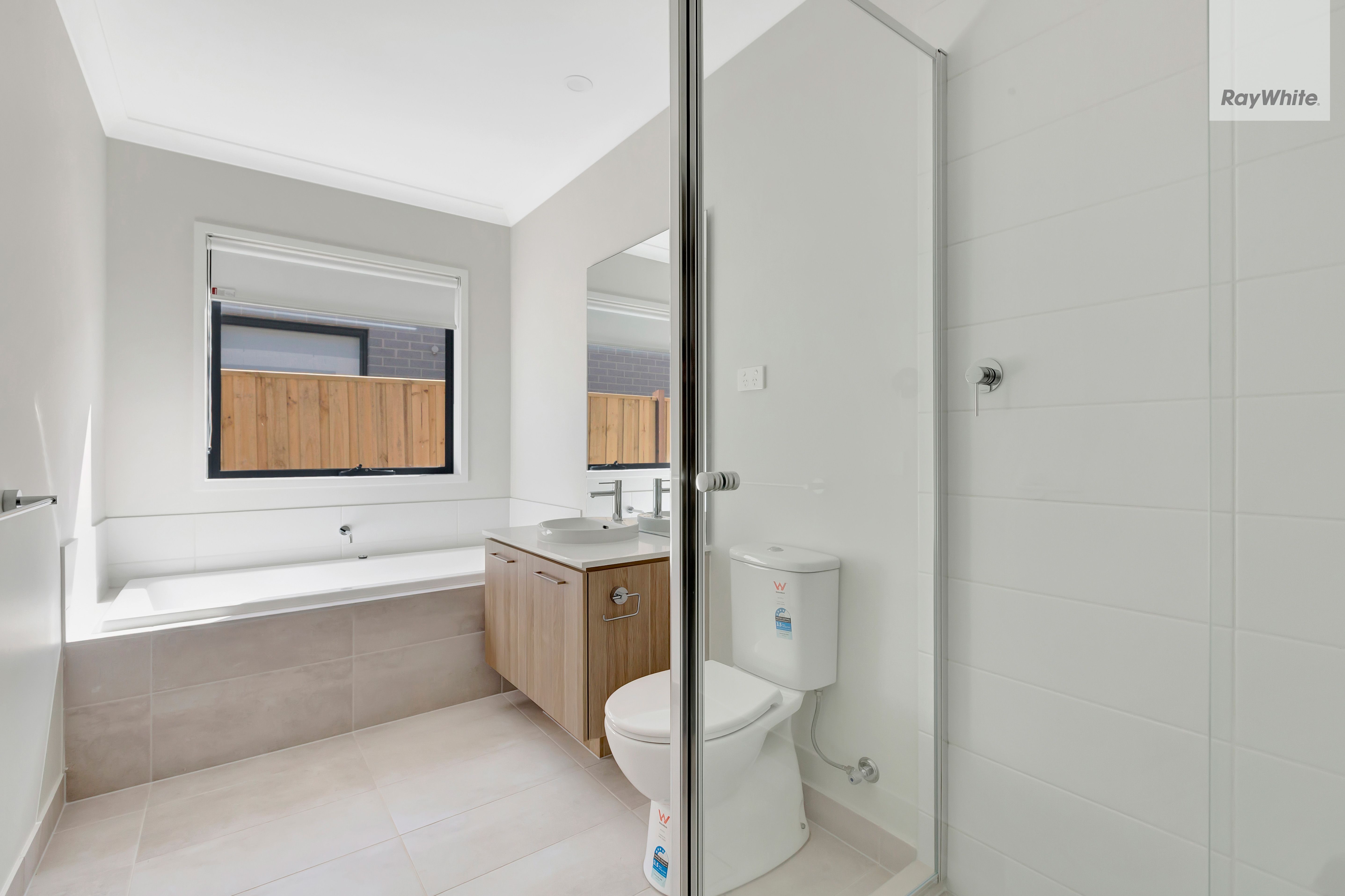 48 Birchwood Crescent — photo 10 of 12