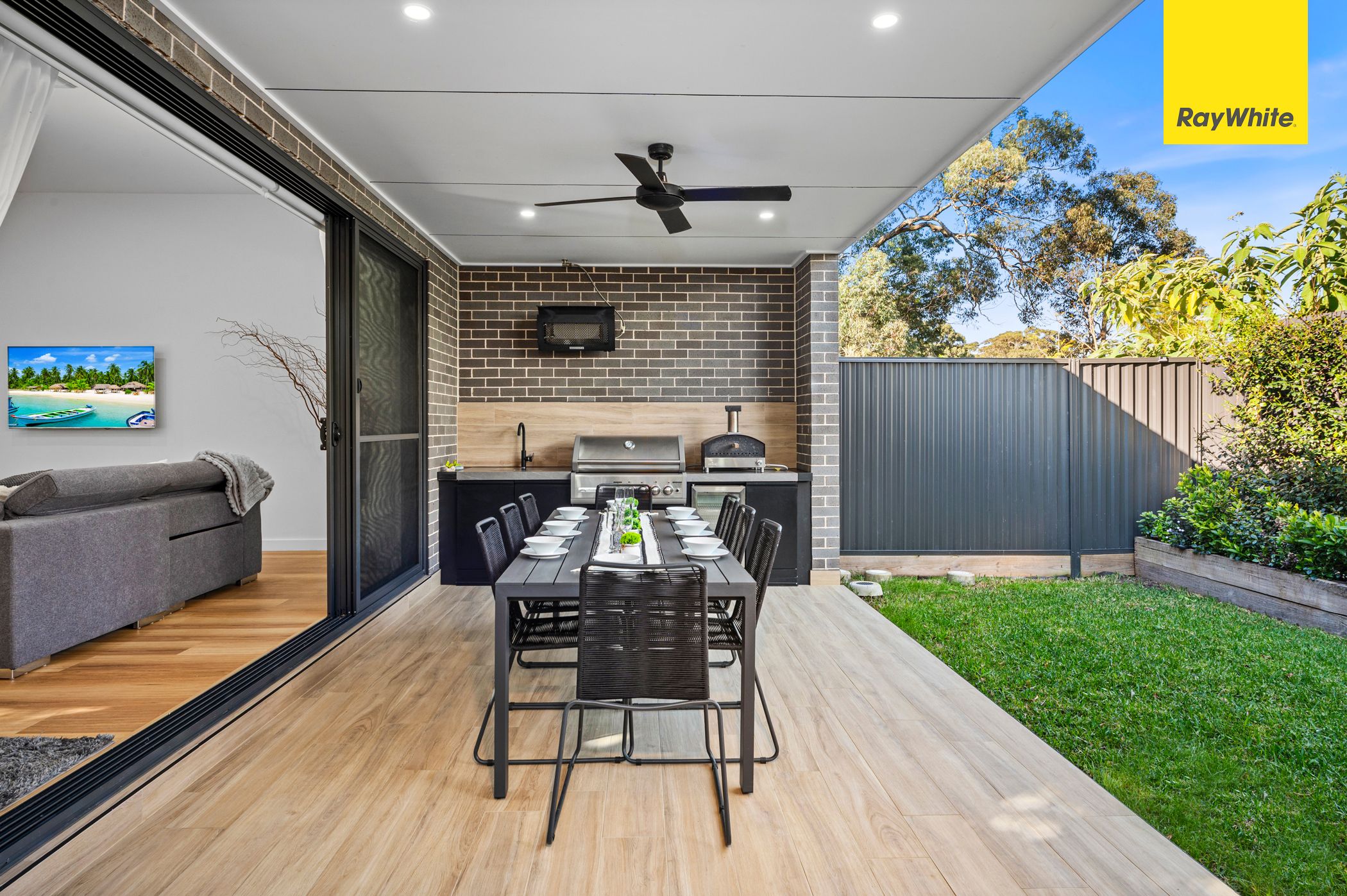 16 Fullarton Street — photo 3 of 9