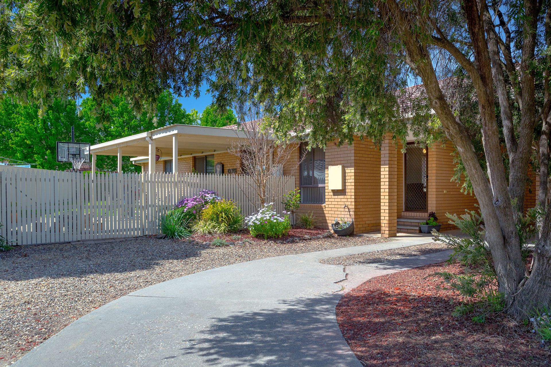 24 Daysdale Way