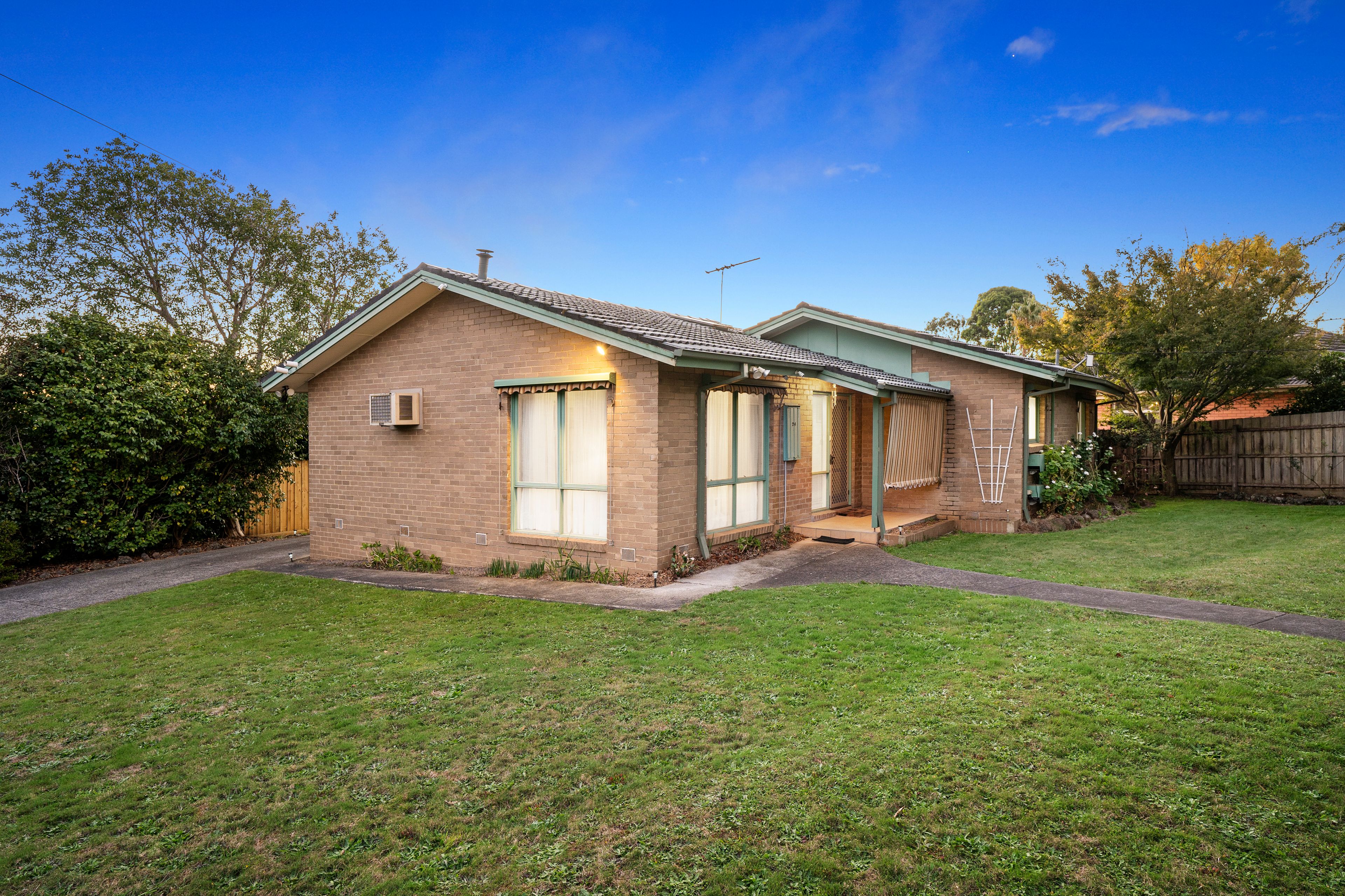 24 Currawa Drive, Boronia, VIC 3155