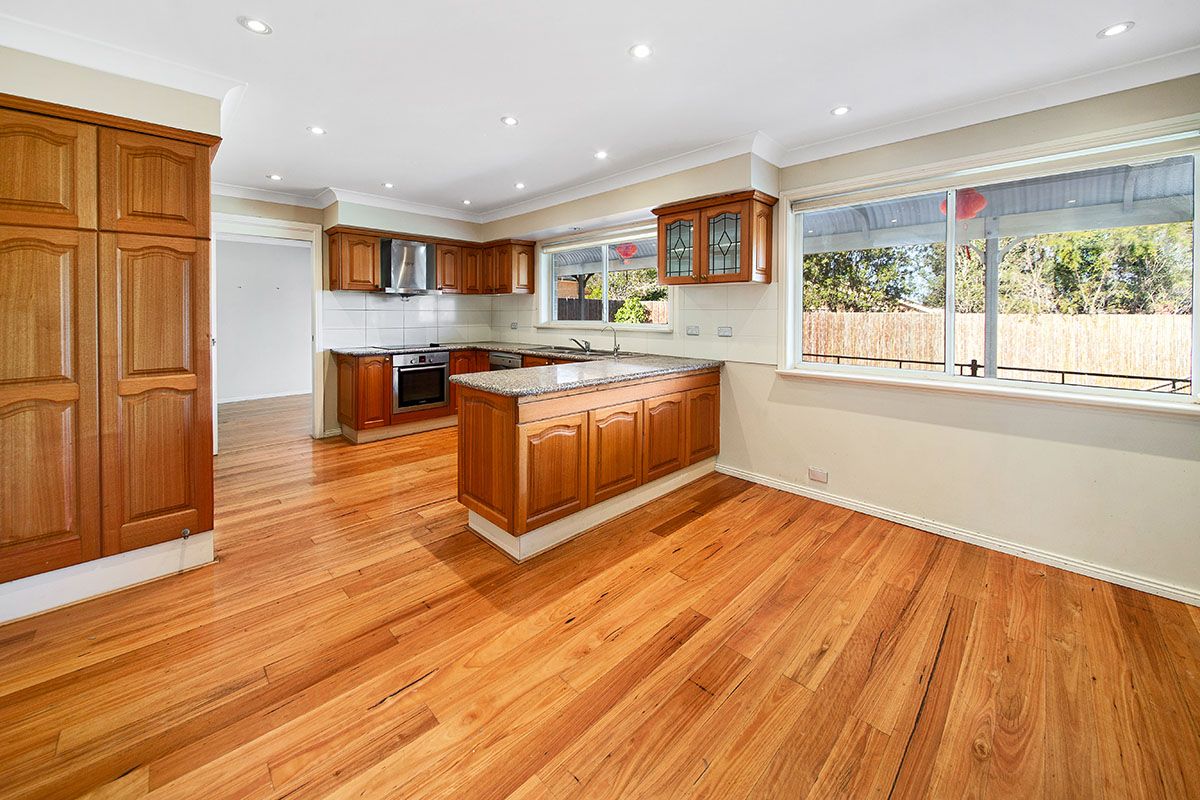6 Byron Place, Illawong, NSW 2234