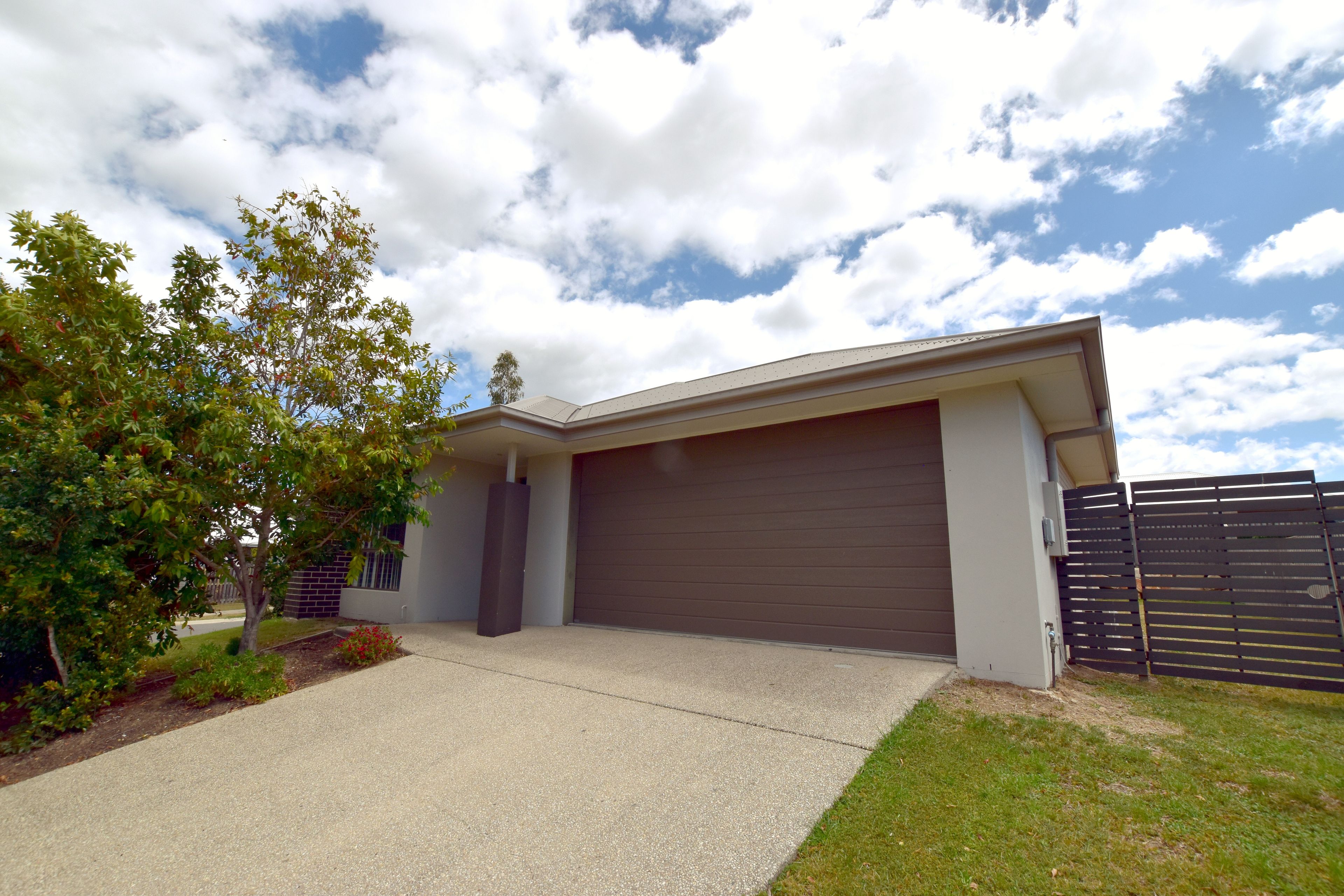 27 Lilyvale Esplanade, Boyne Island, QLD 4680