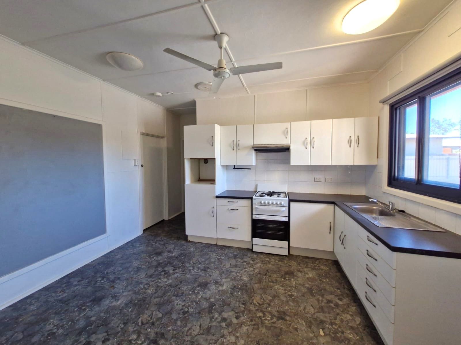 48 Roberts Street — photo 9 of 30