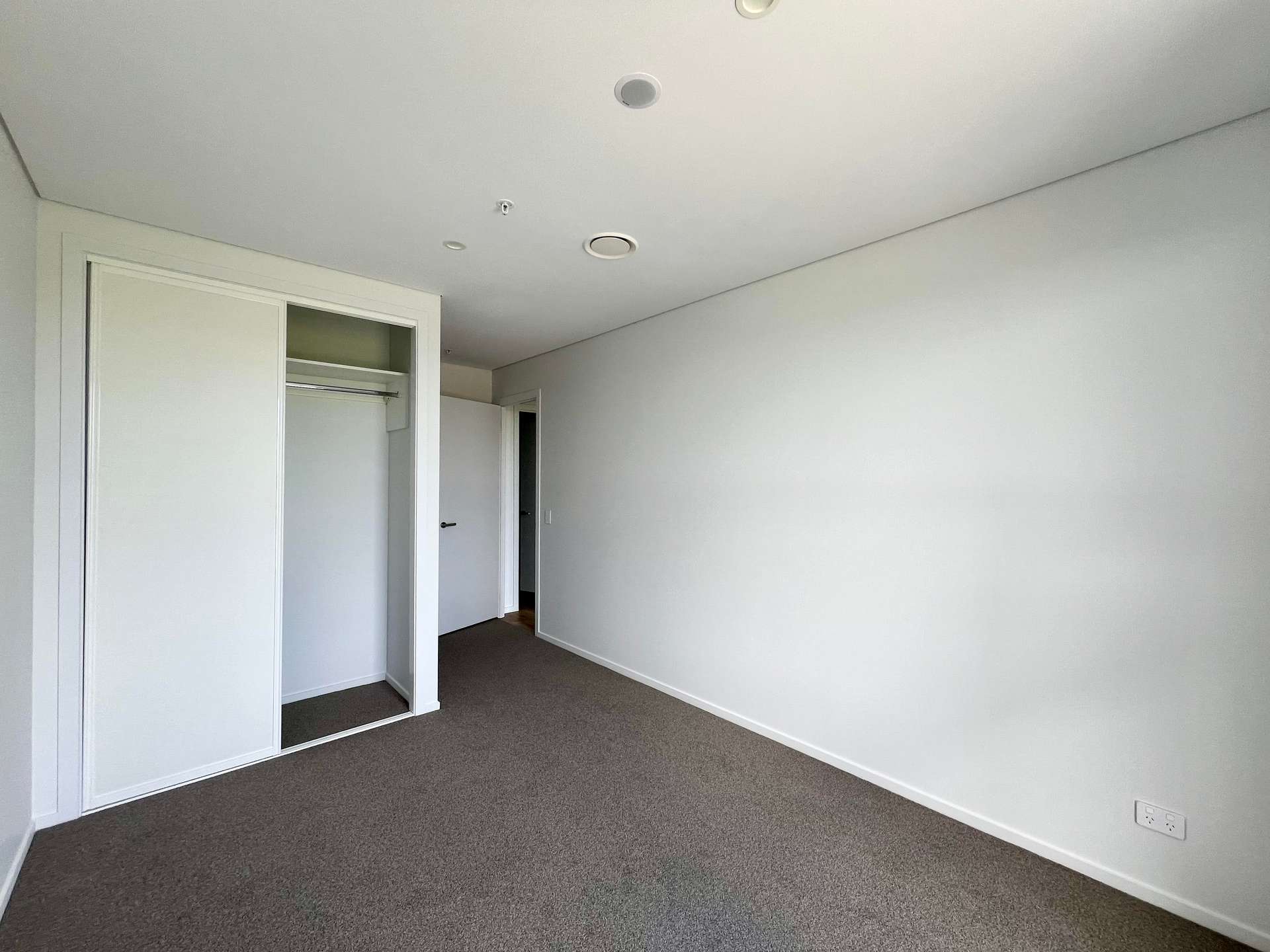 205/2 Rauroa Lane photo 5