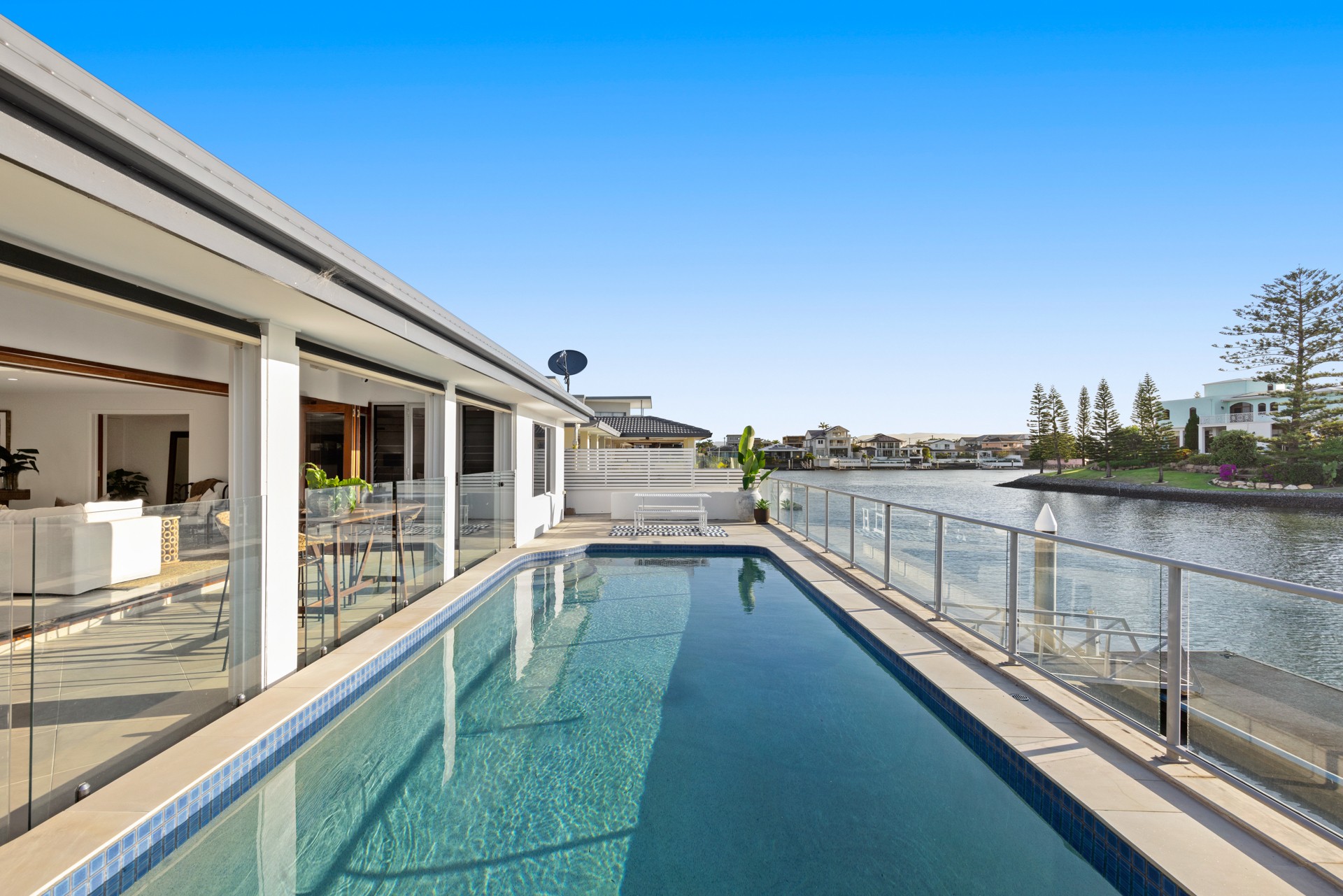 15 Etna Street, Isle Of Capri, QLD 4217