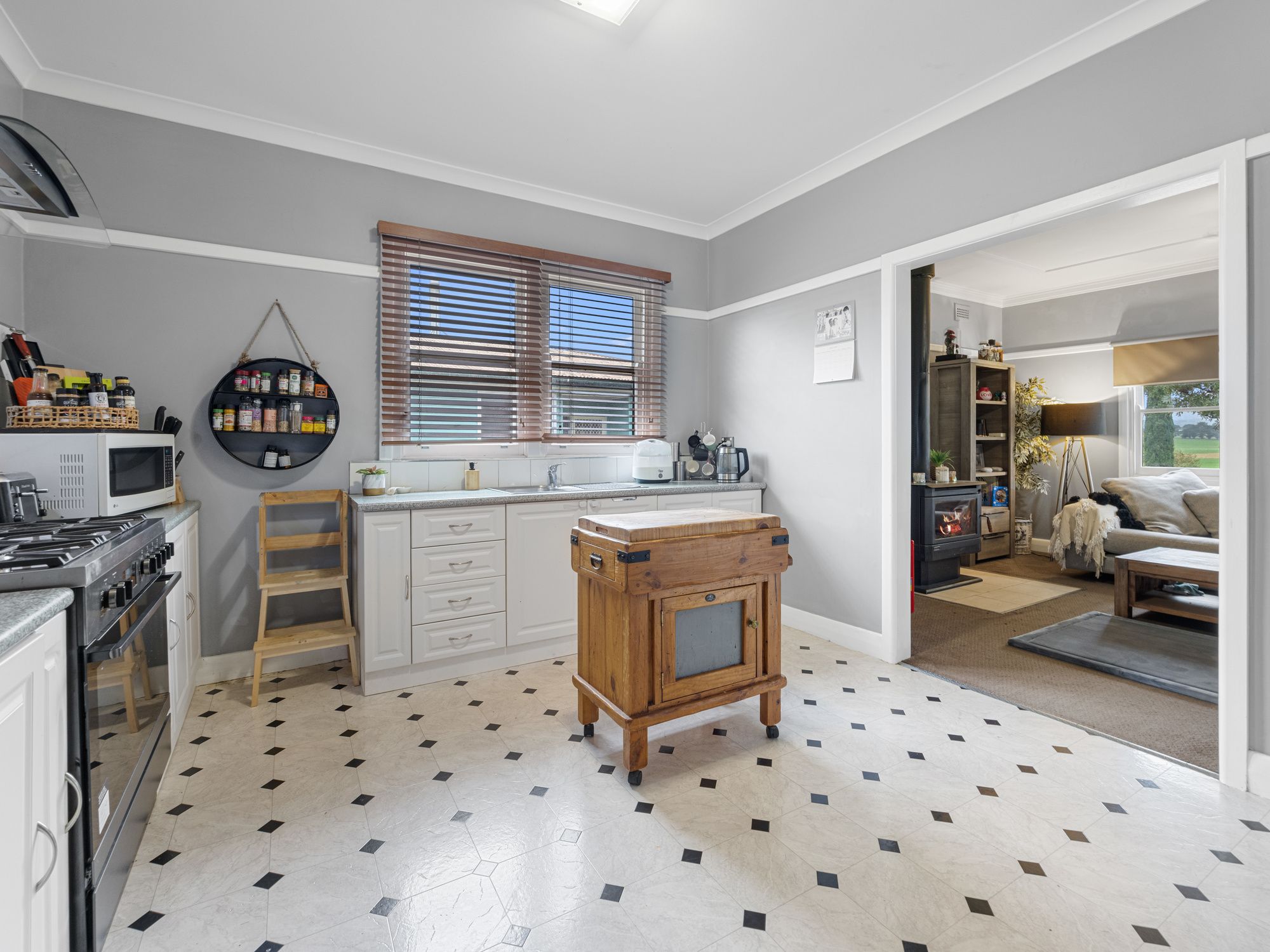 41 Farmers Road — photo 5 of 19