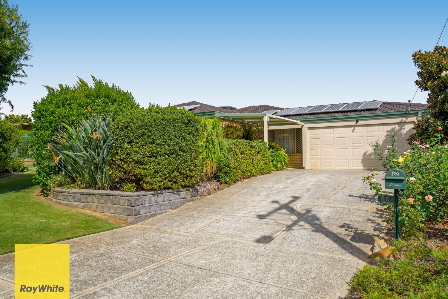 66 Le Grand Gardens, Marangaroo, WA 6064