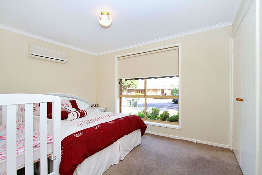 1/1 Somers Close, Mill Park, VIC 3082