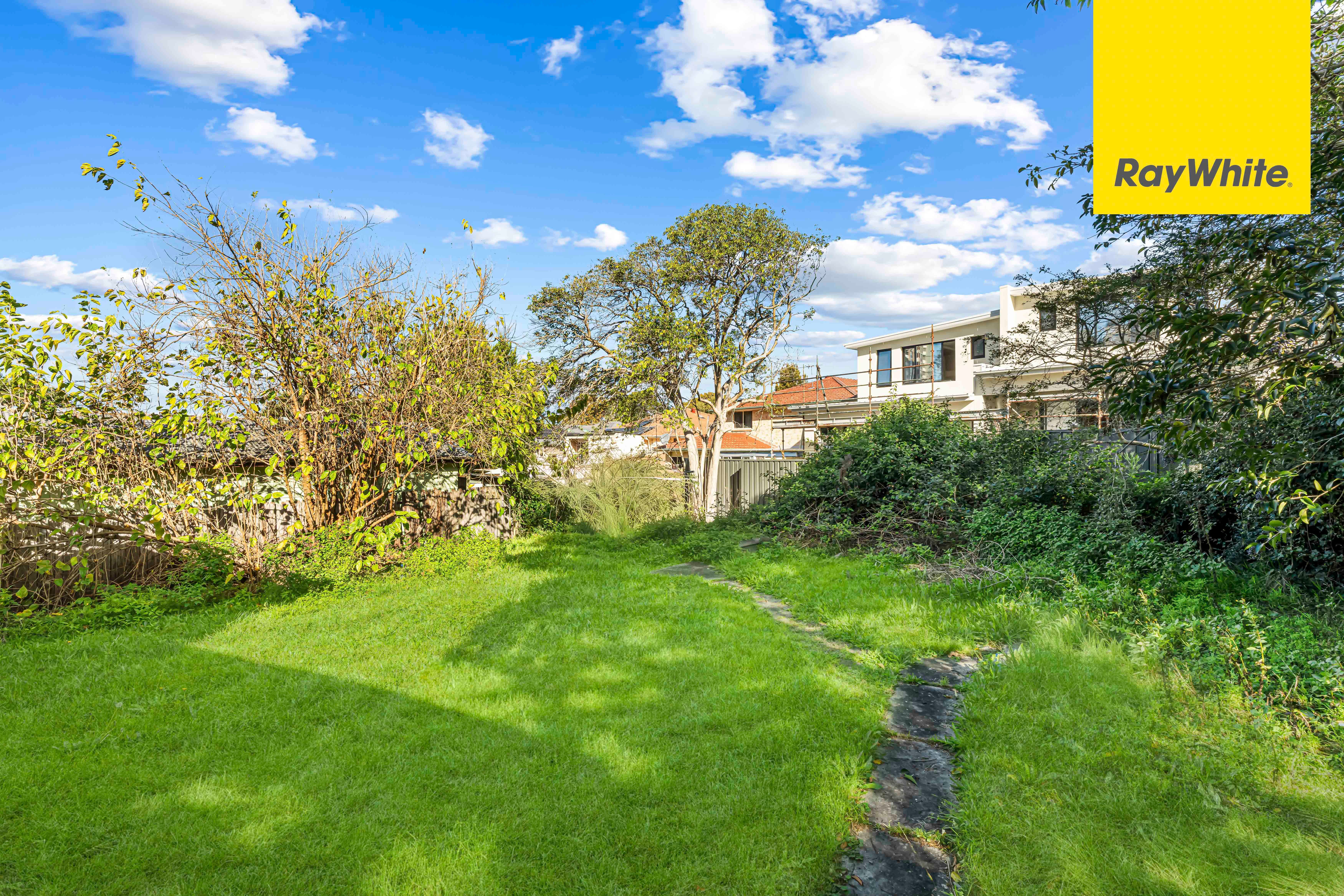 208 Epping Road — photo 7 of 9