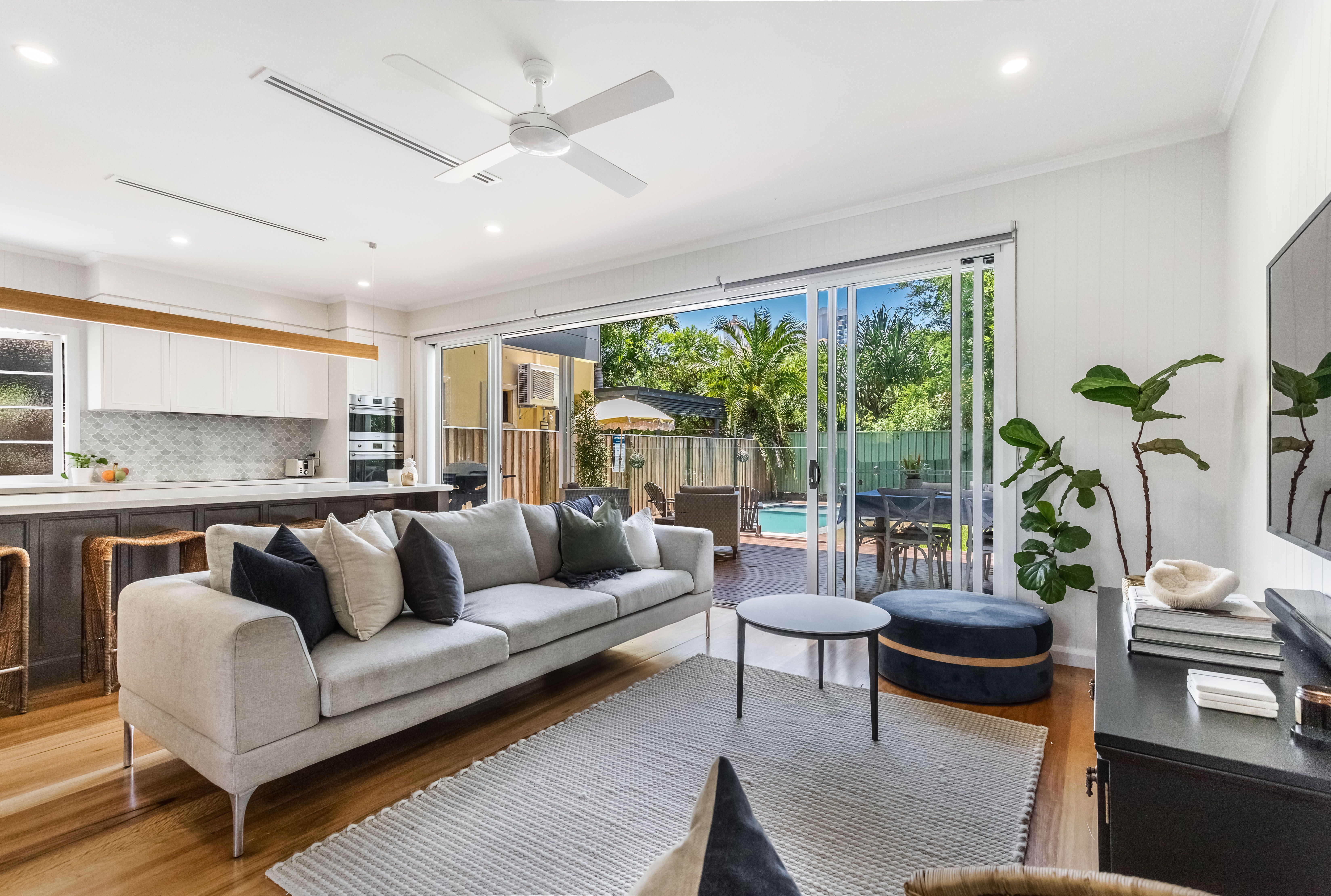 37 Peerless Avenue, Mermaid Beach, QLD 4218