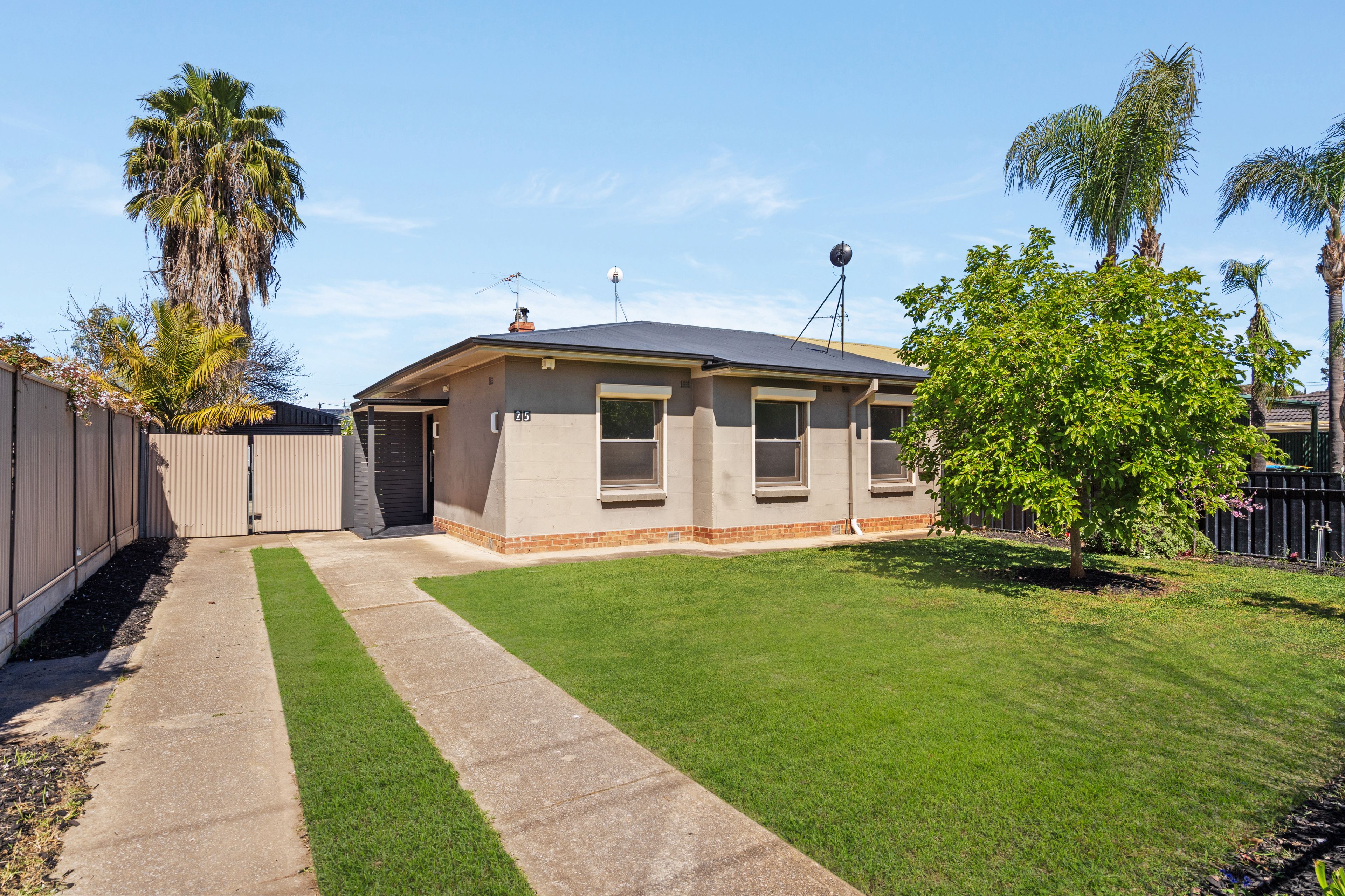 25 Kent Street — photo from Ray White Prospect