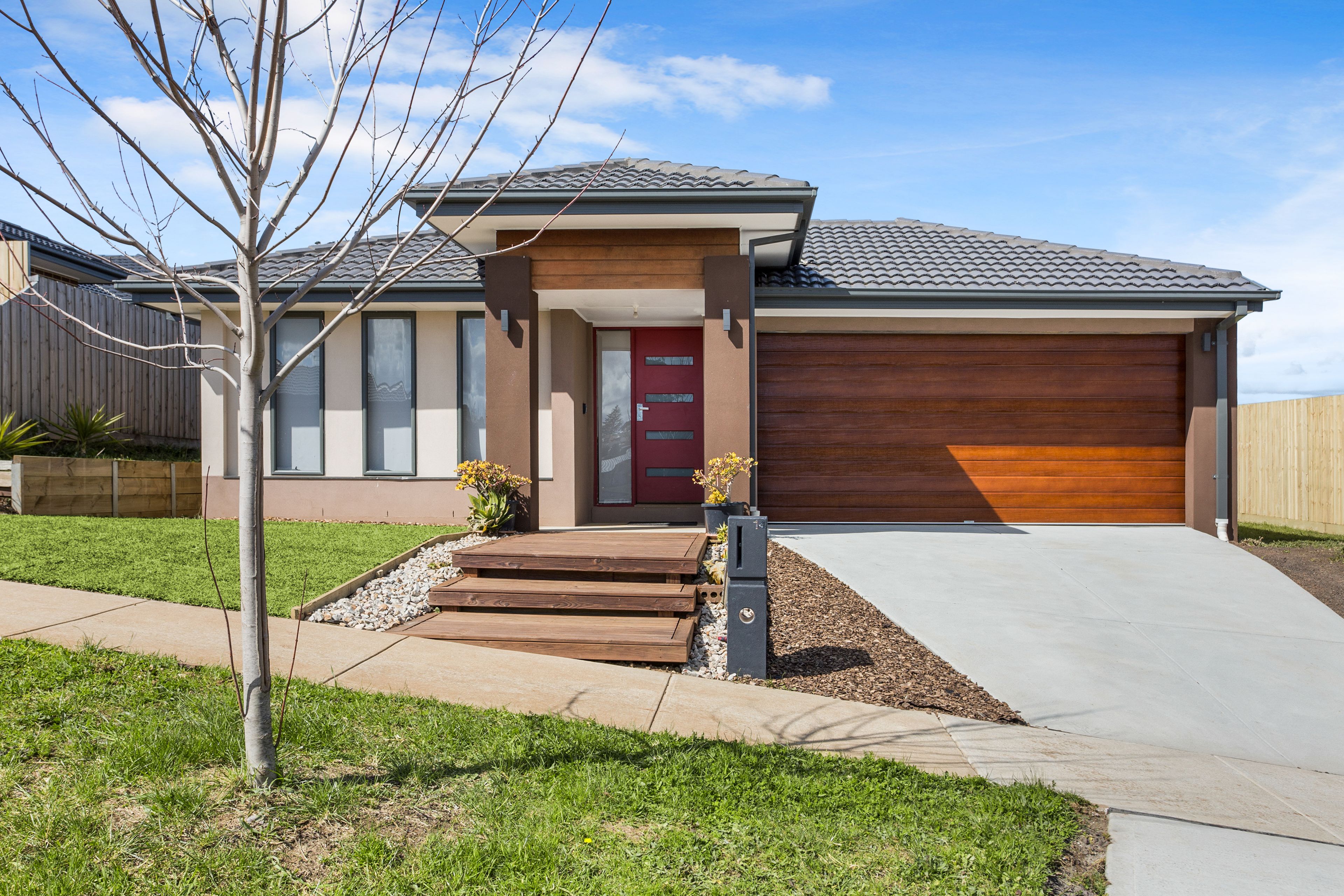 14 Buscombe Cresent, Drouin VIC 3818