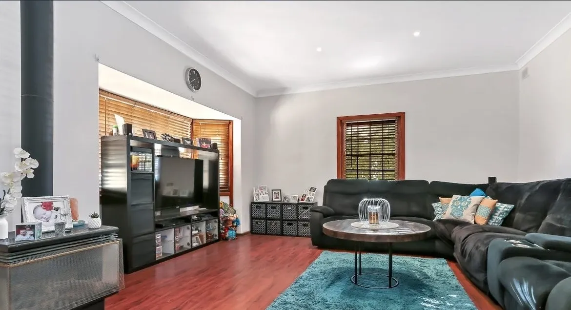 12 Bridport Street — photo 3 of 10