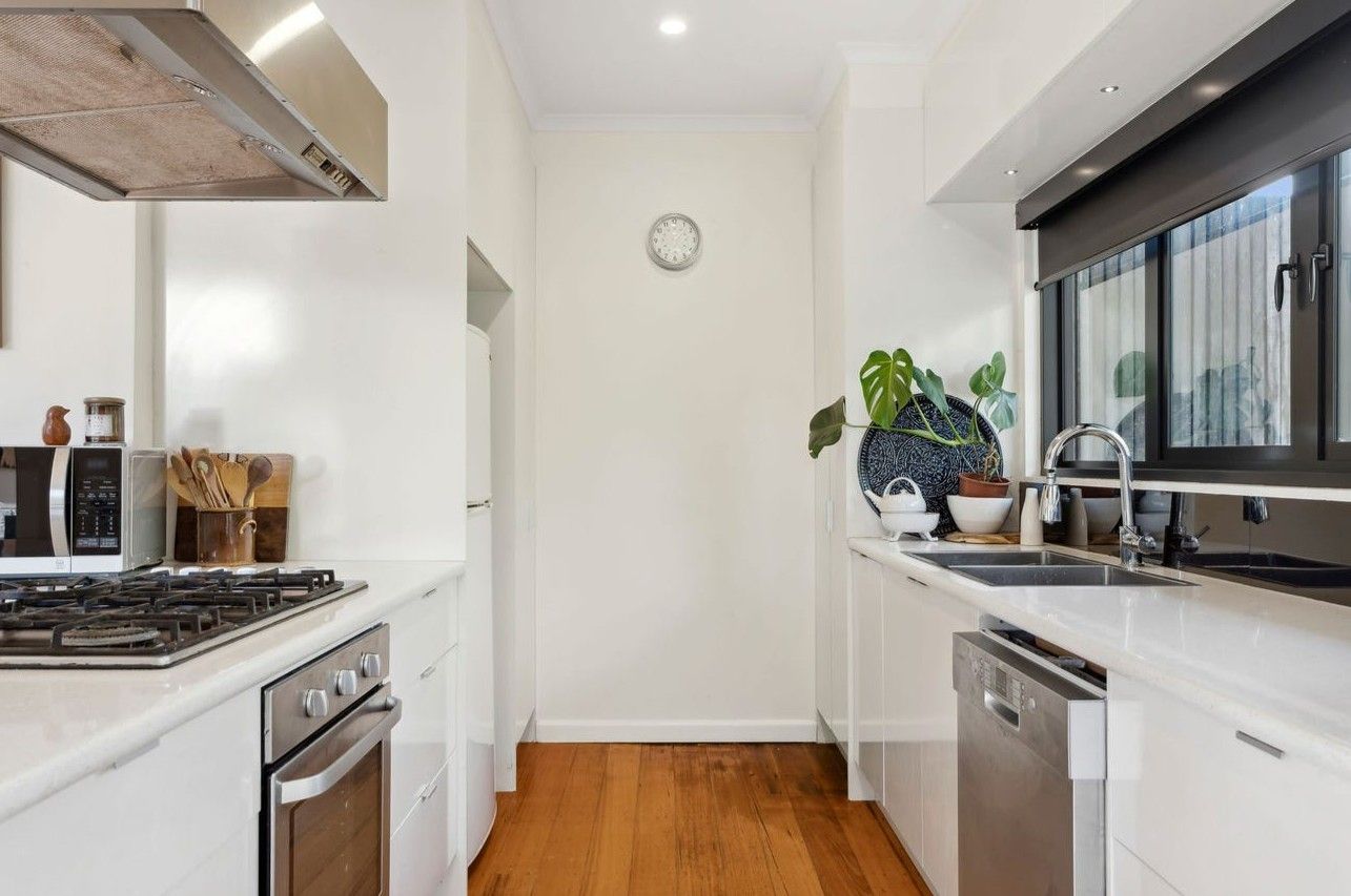 25 Orr Street — photo 5 of 17