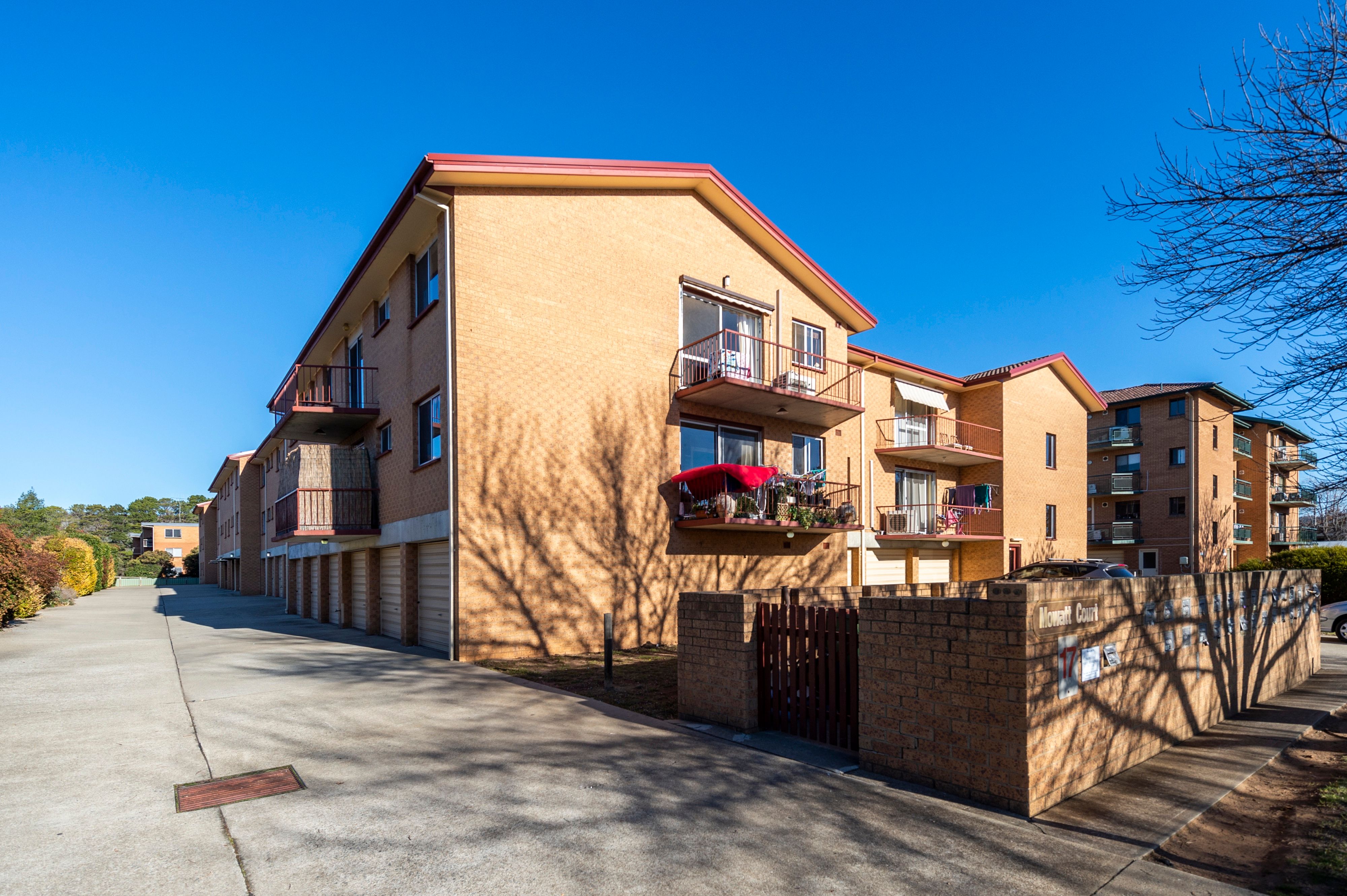 17 Mowatt Street, Queanbeyan NSW 2620