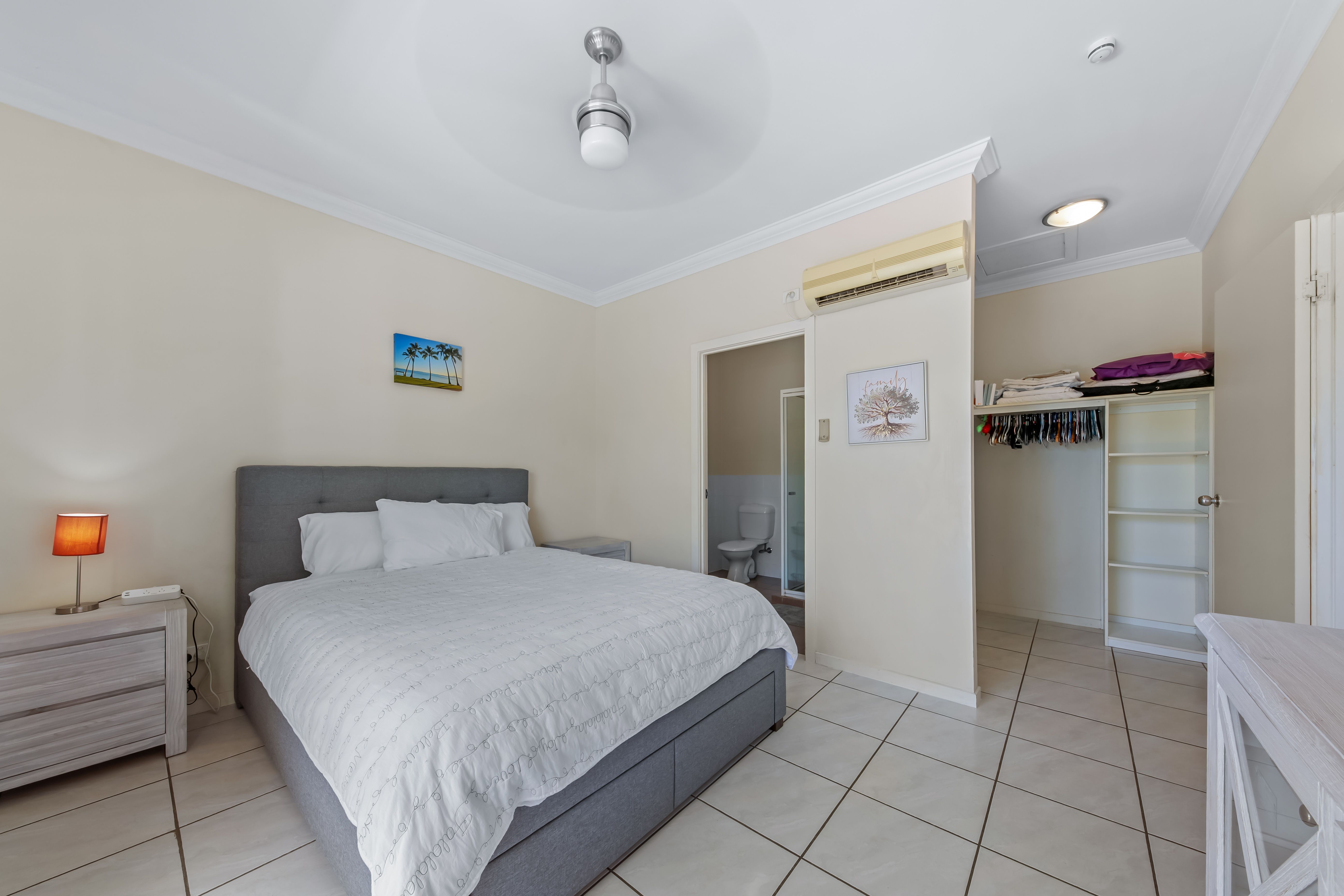 32/21 Shute Harbour Road — photo 4 of 13