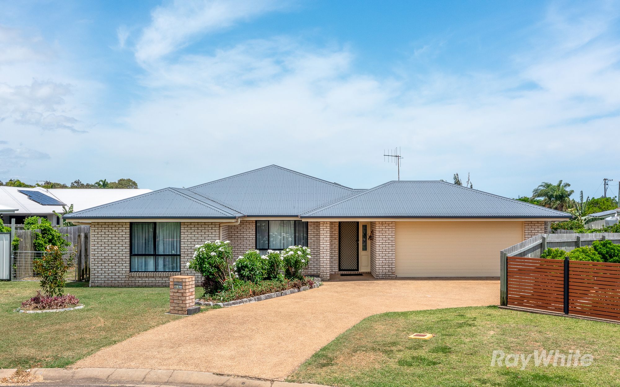 3 Daisy Court, Coral Cove QLD 4670