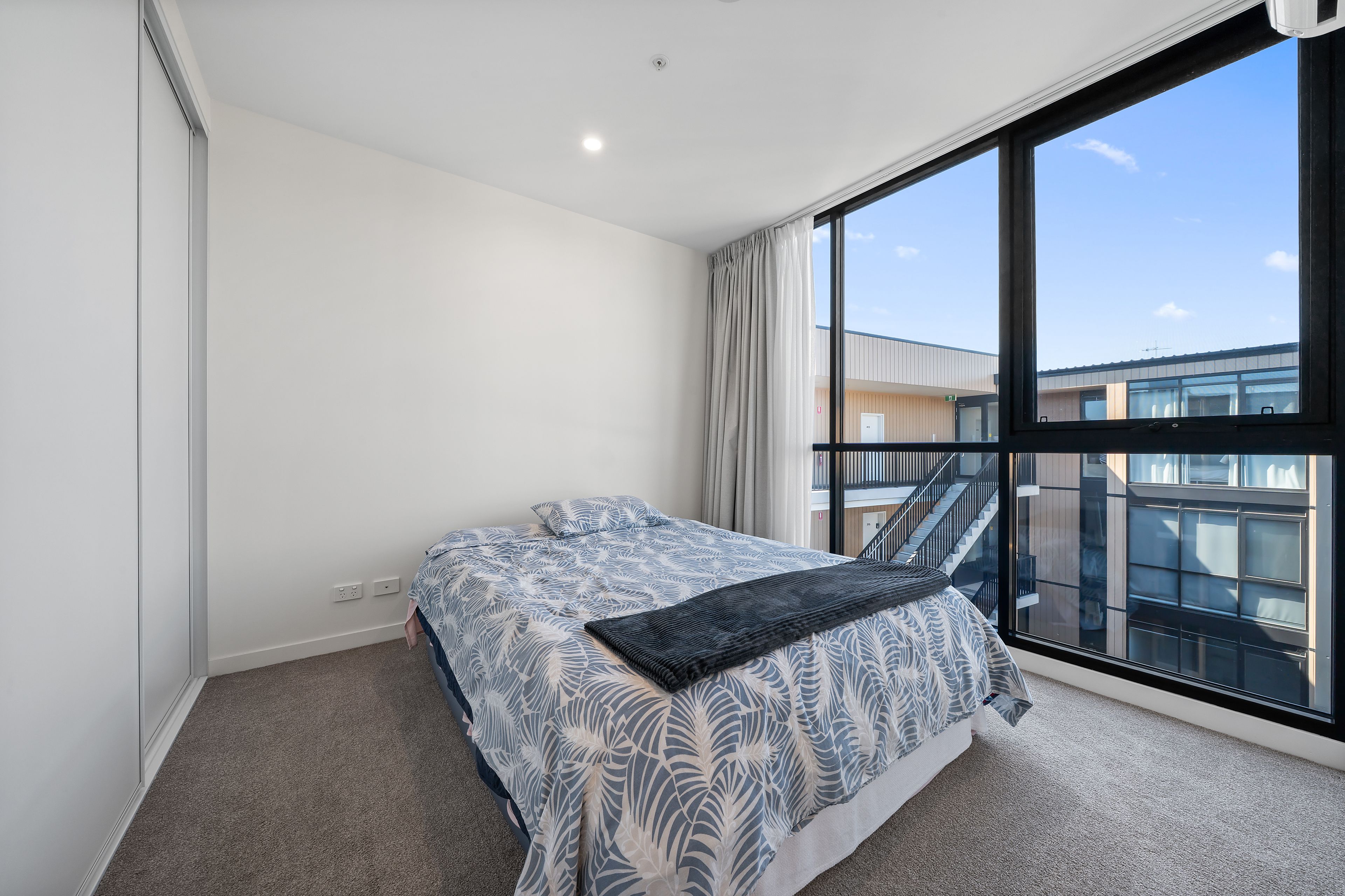 405/39 Braybrooke Street — photo 11 of 19