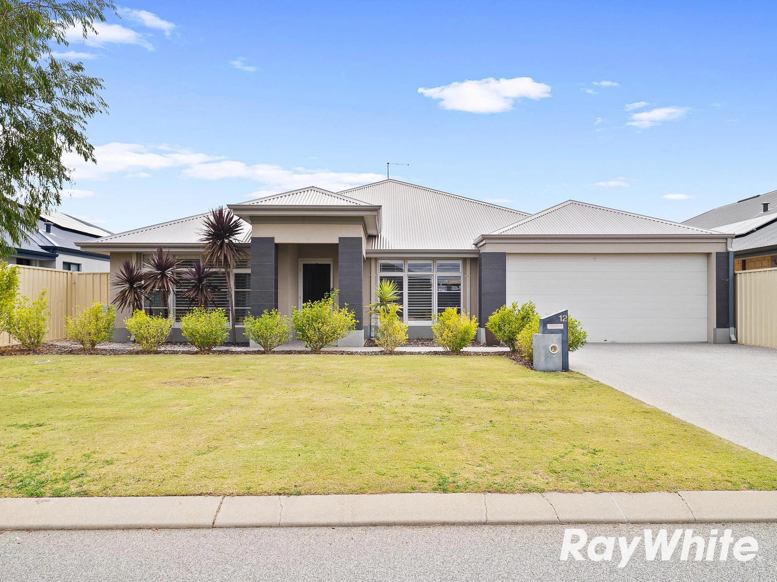 12 Orelia Street, Madora Bay, WA 6210