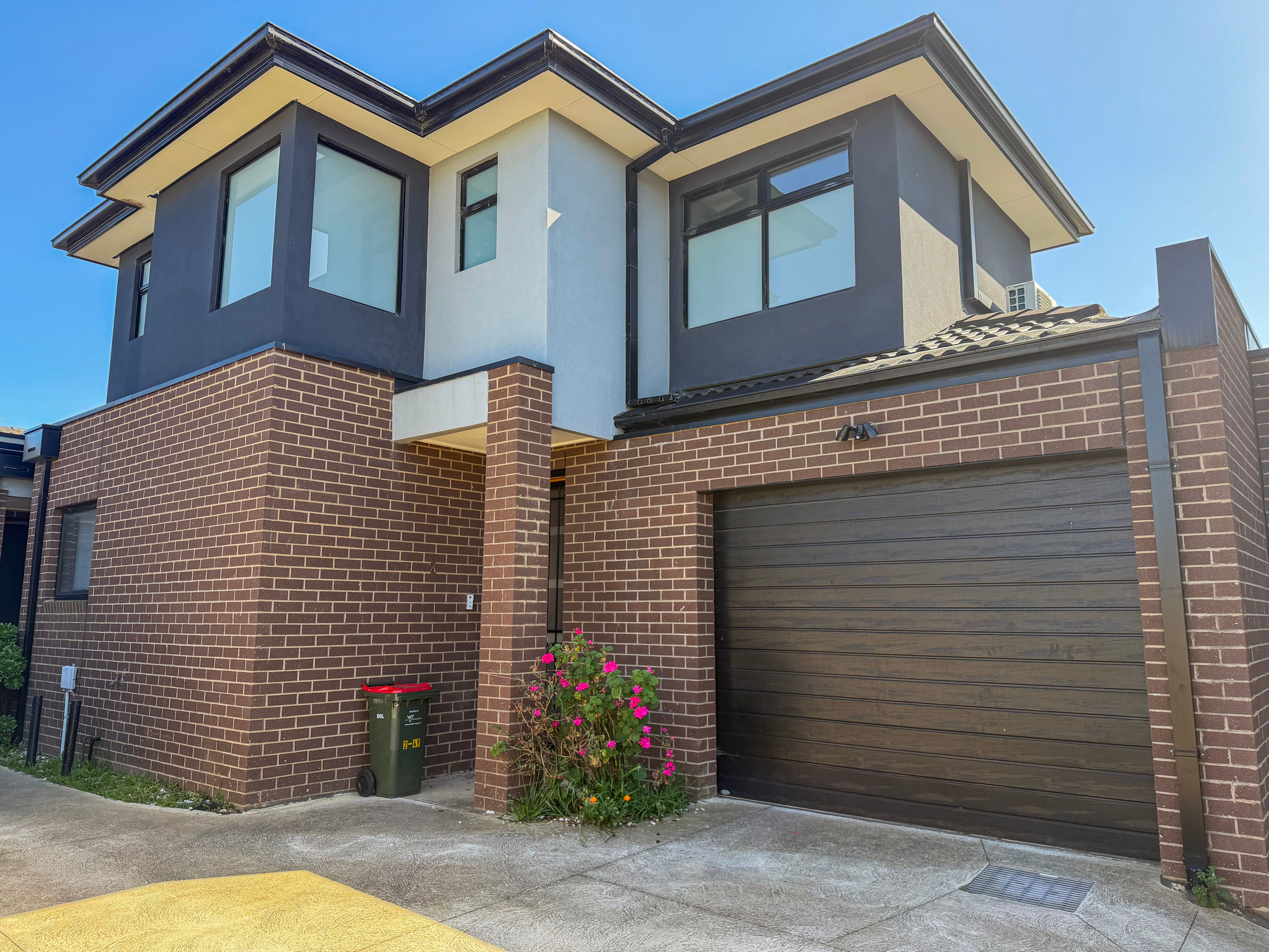 2/49 Shand Road — photo from Ray White Reservoir