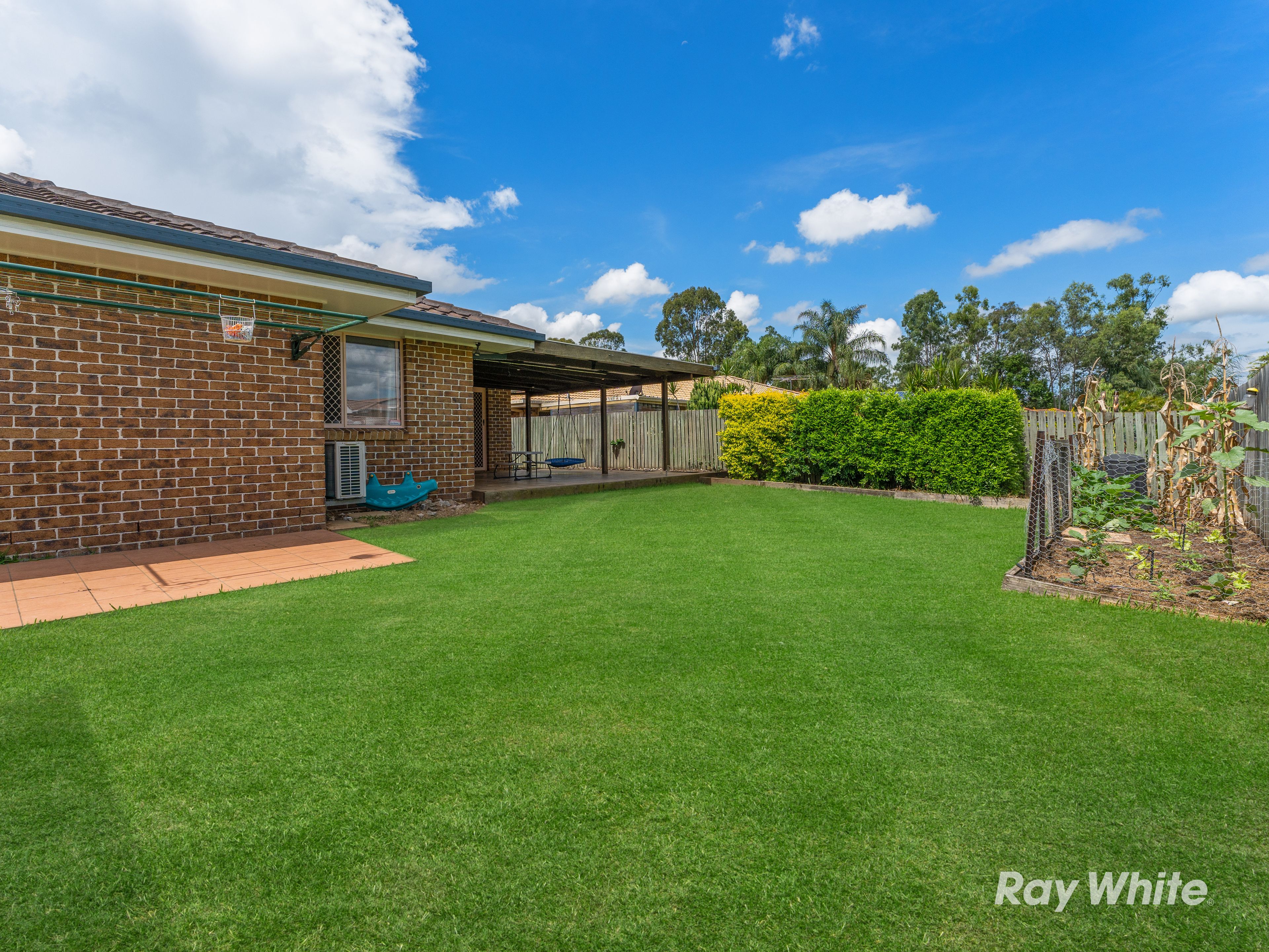 18 Palm Avenue, Raceview, QLD 4305