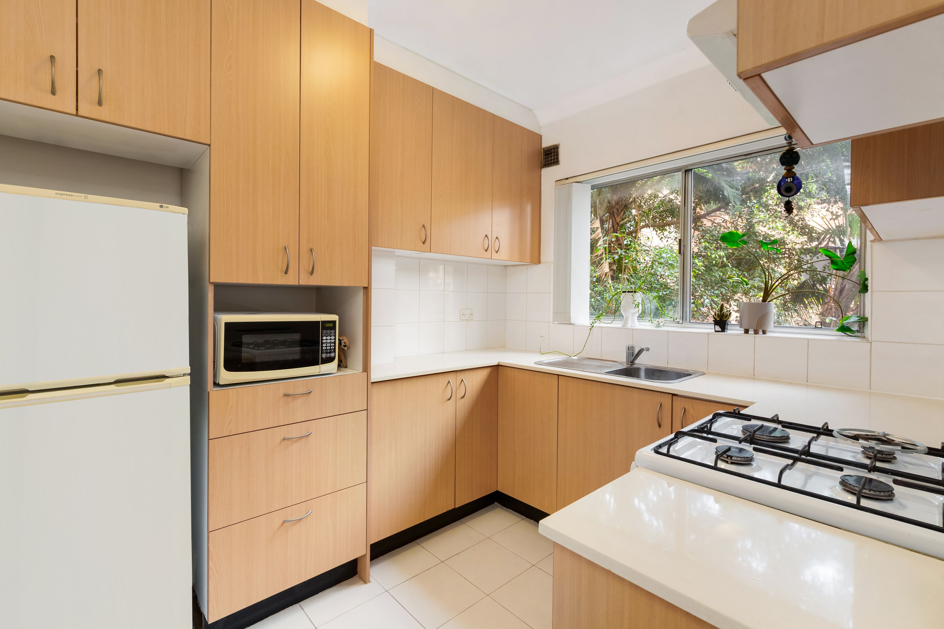 3/37 Byron Street — photo 3 of 7