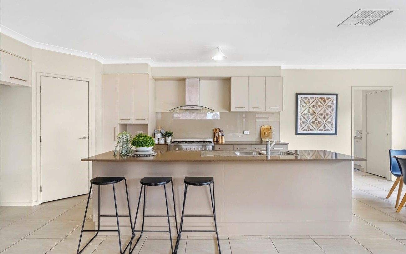 10 Season Way, Craigieburn, VIC 3064