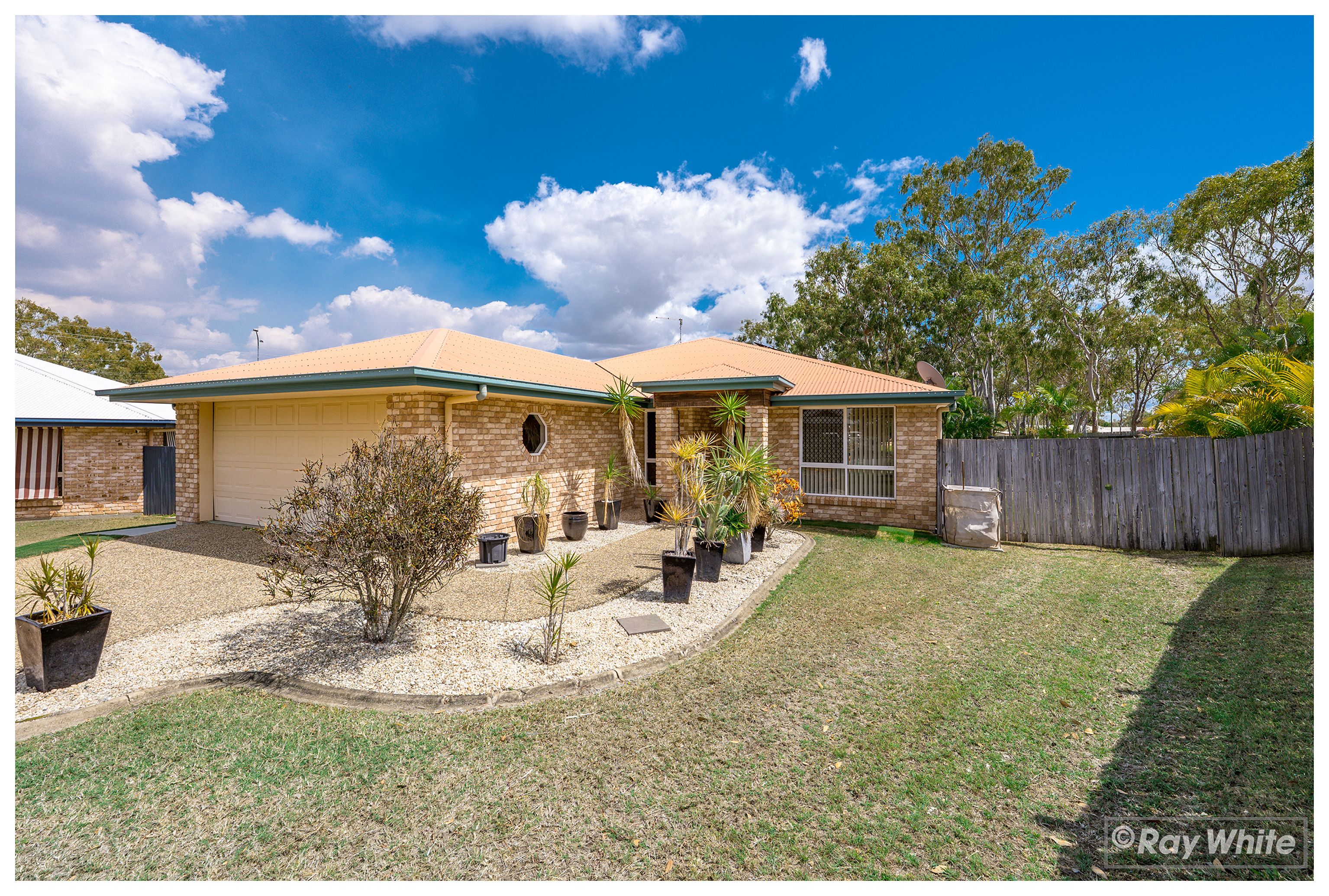 24 Lilydale Close — photo 2 of 30