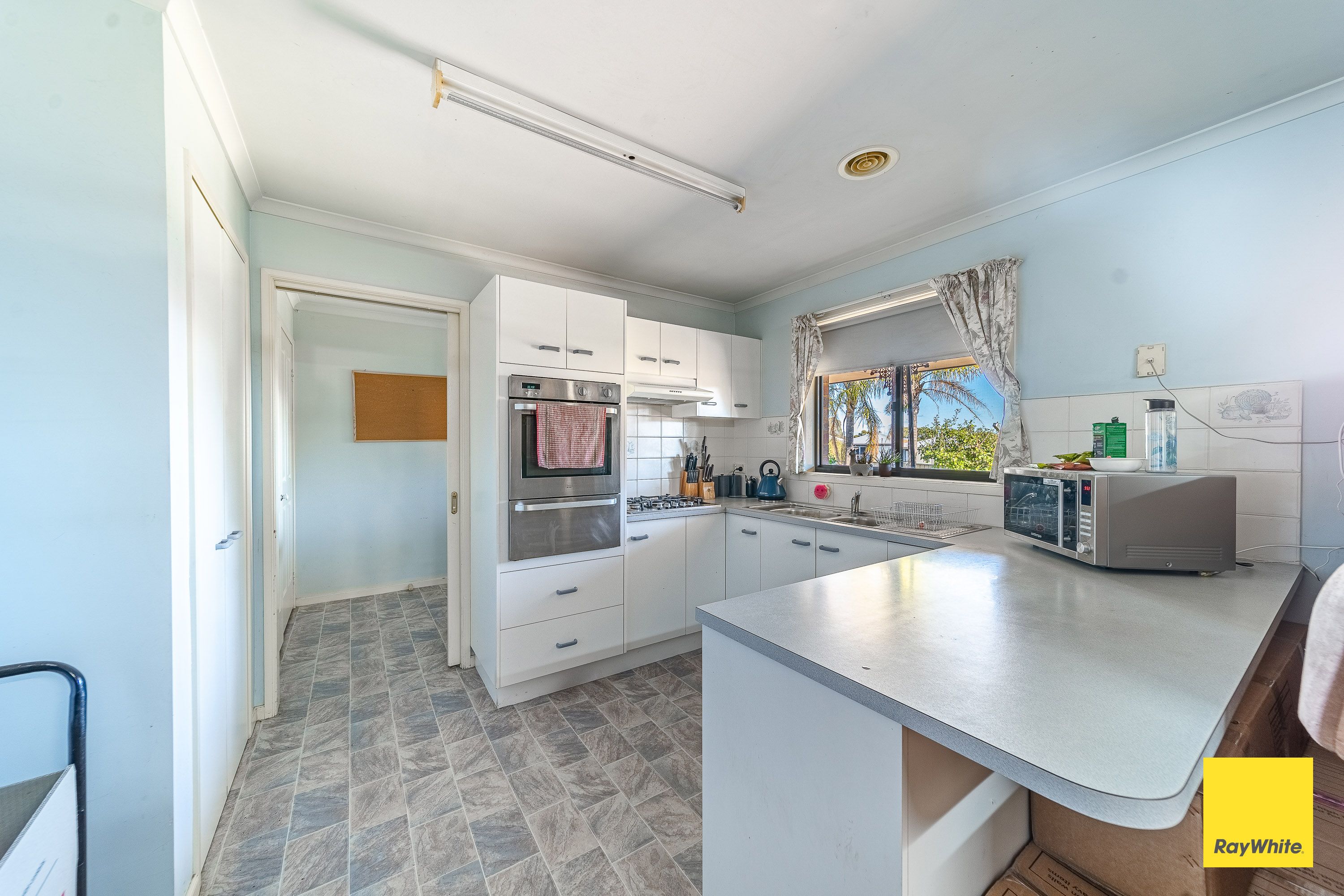 14 Friswell Avenue, Flora Hill, VIC 3550
