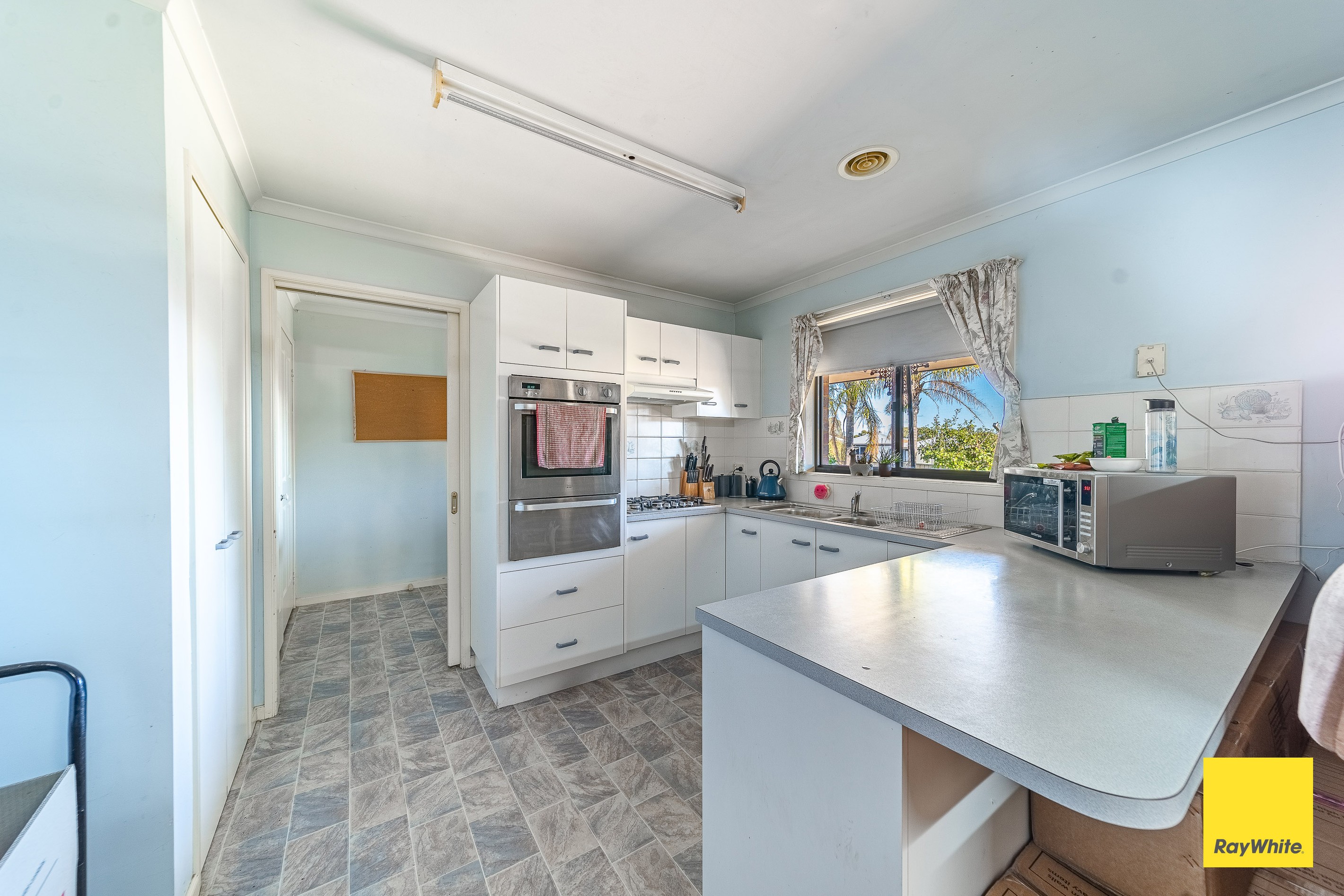 14 Friswell Avenue, Flora Hill, VIC 3550