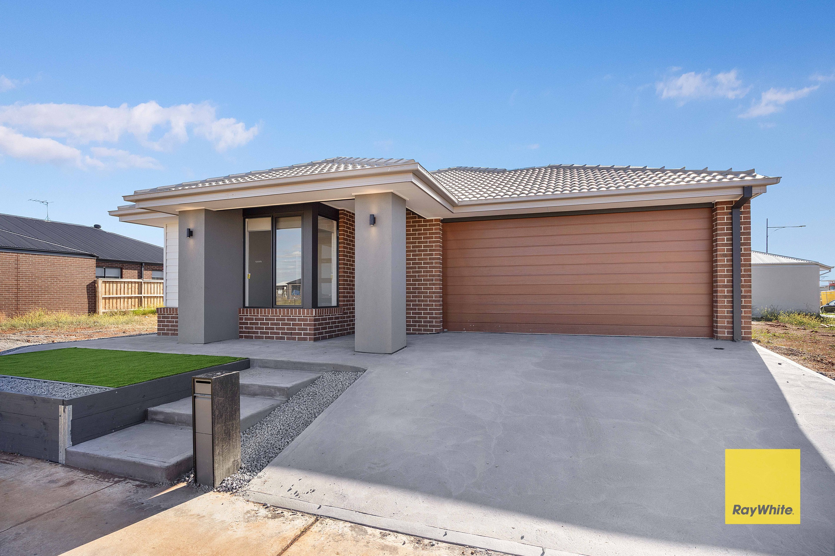 4 Dungene Way, THORNHILL PARK, VIC 3335