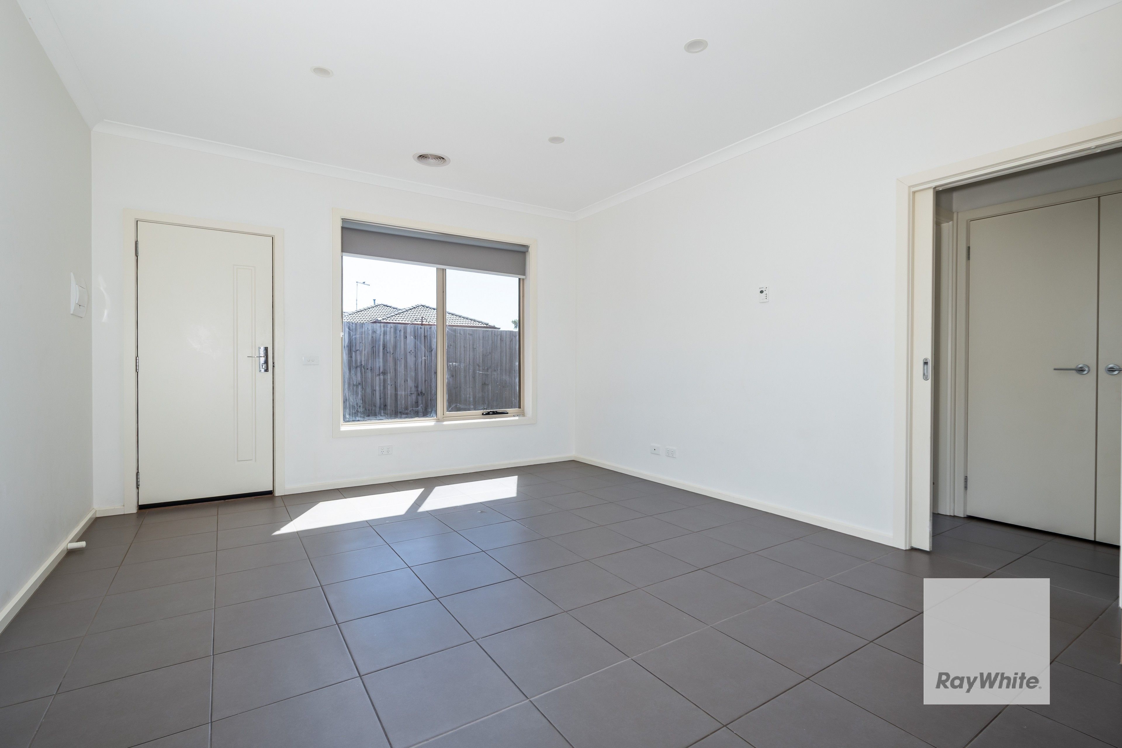 2/36 Harmon Avenue, St Albans, VIC 3021