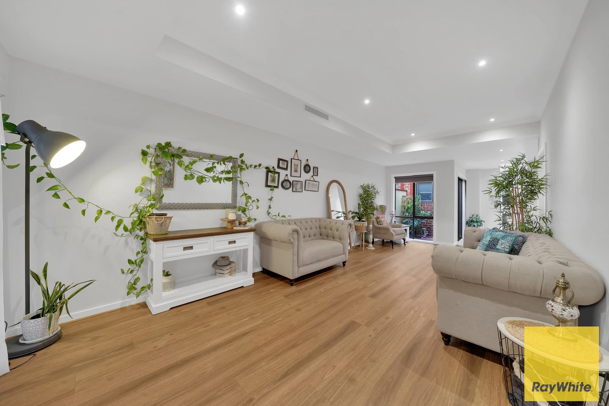2/21 Lewin Street, Deer Park, VIC 3023