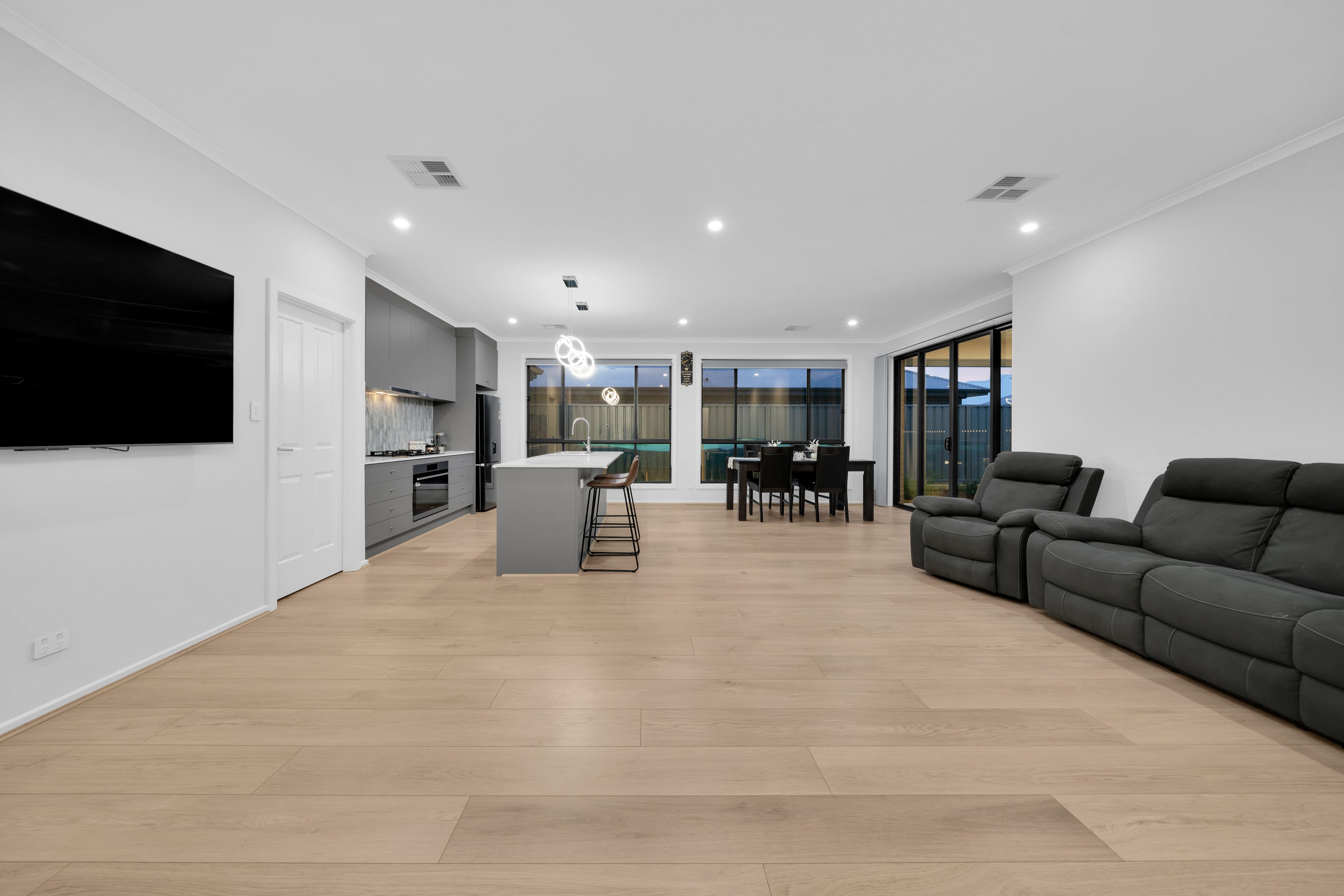 125 Juniper Boulevard — photo 8 of 30