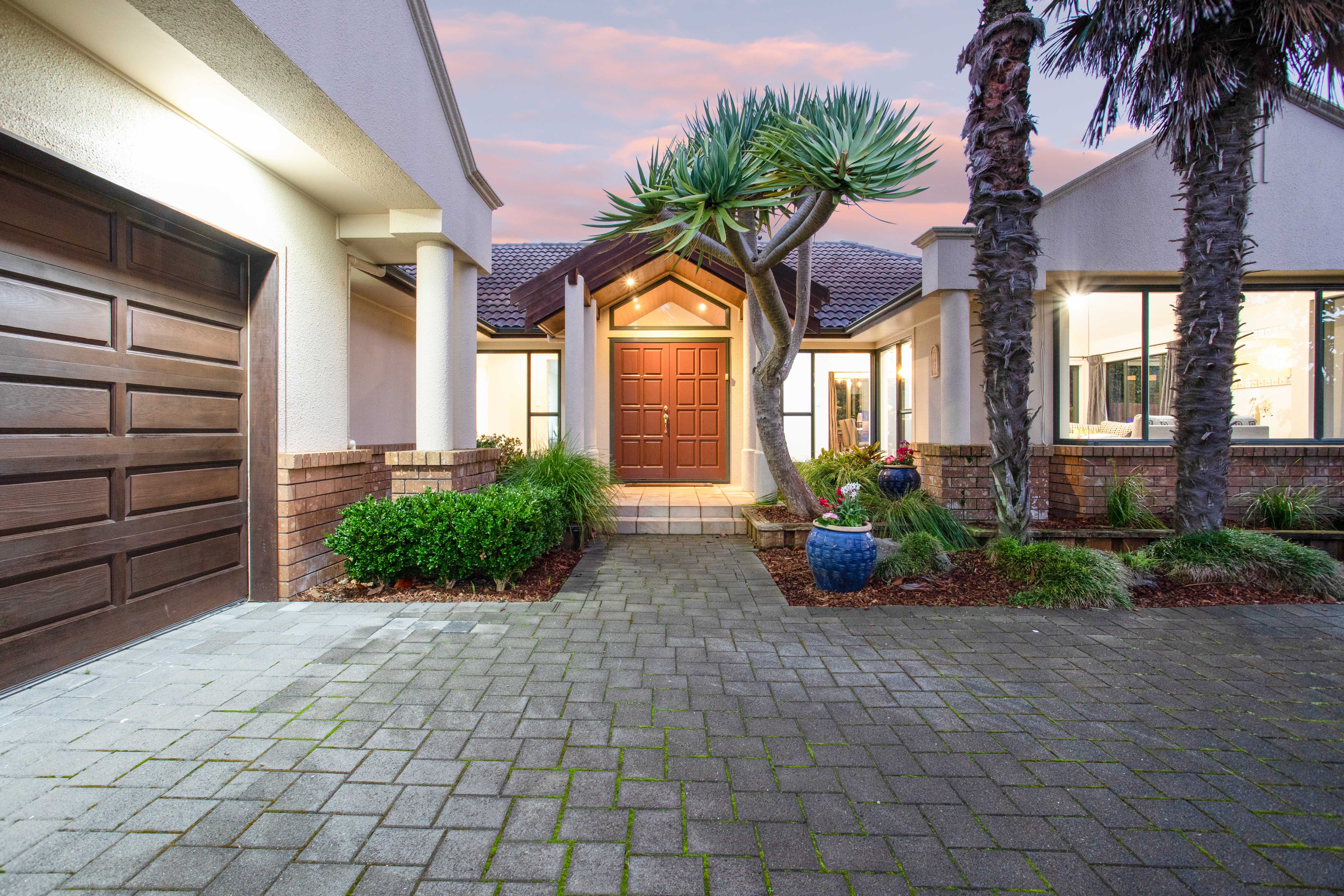 18 Yarlside Place, Northpark, Manukau City