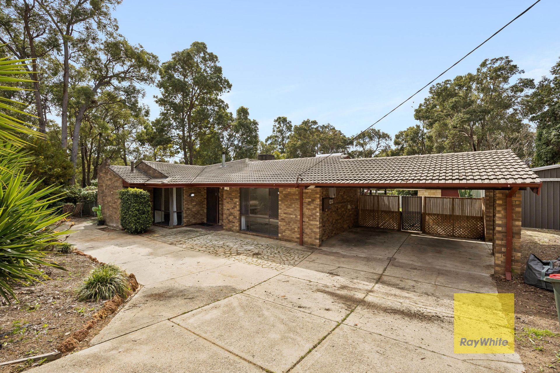 305 Traylen Road — photo from Ray White Midland & Hills