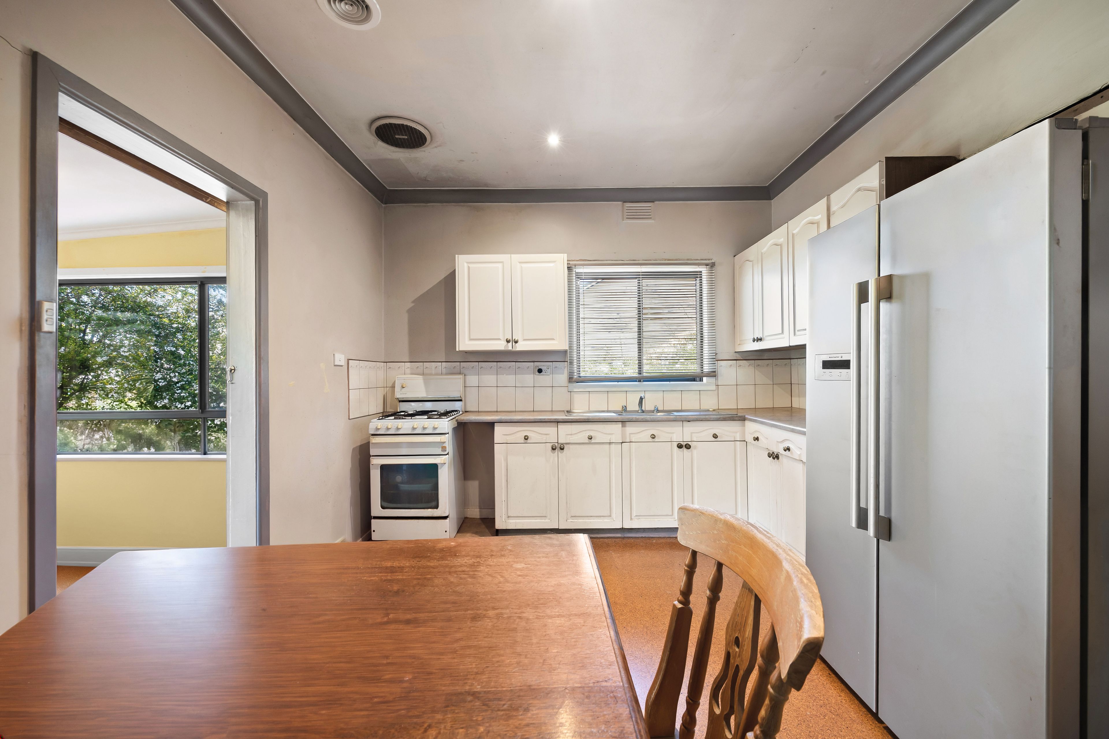 17 Laidlaw Street — photo 3 of 18