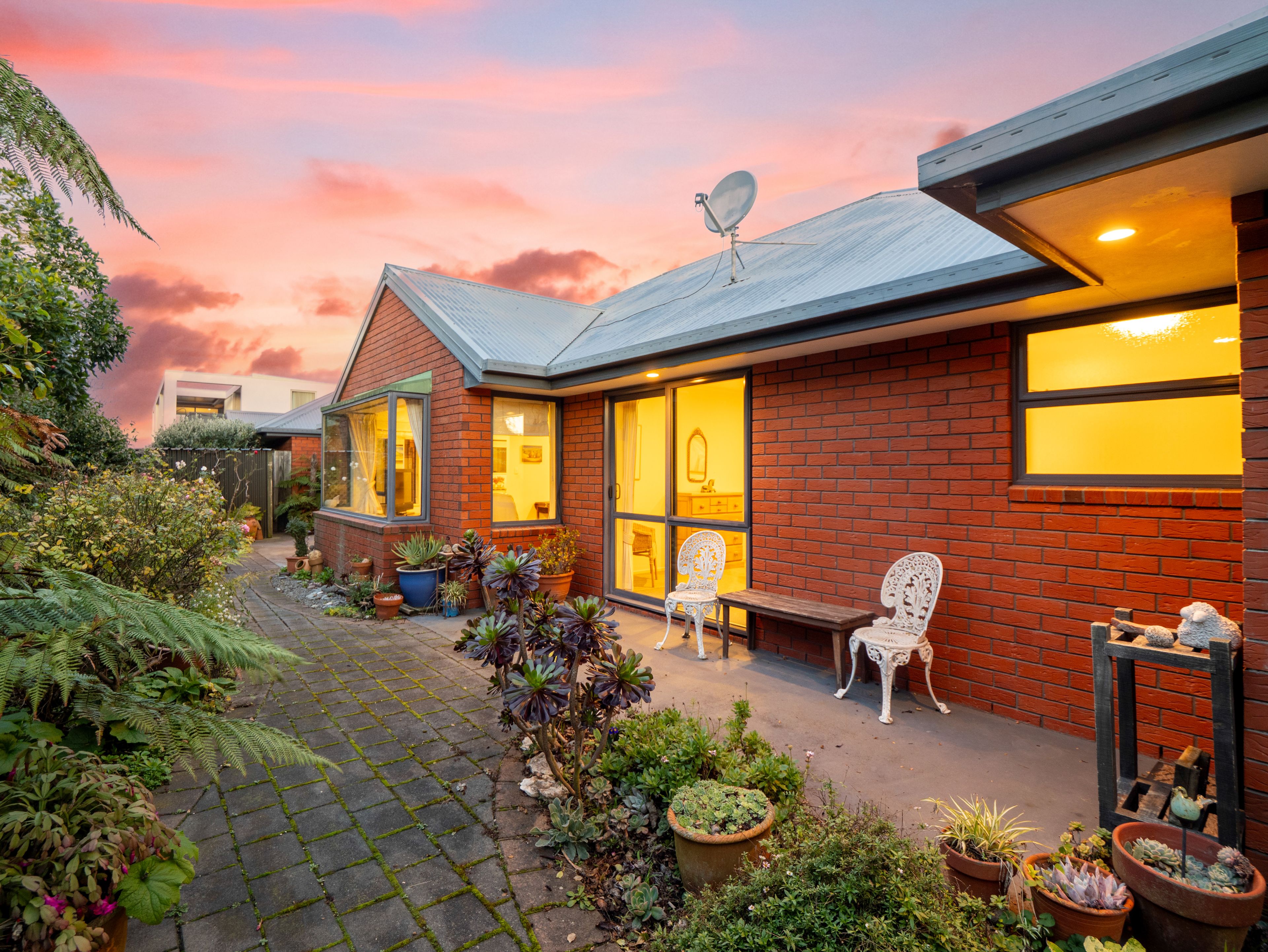 63b Beachville Road, Redcliffs, Christchurch City 8081 - Sold House ...