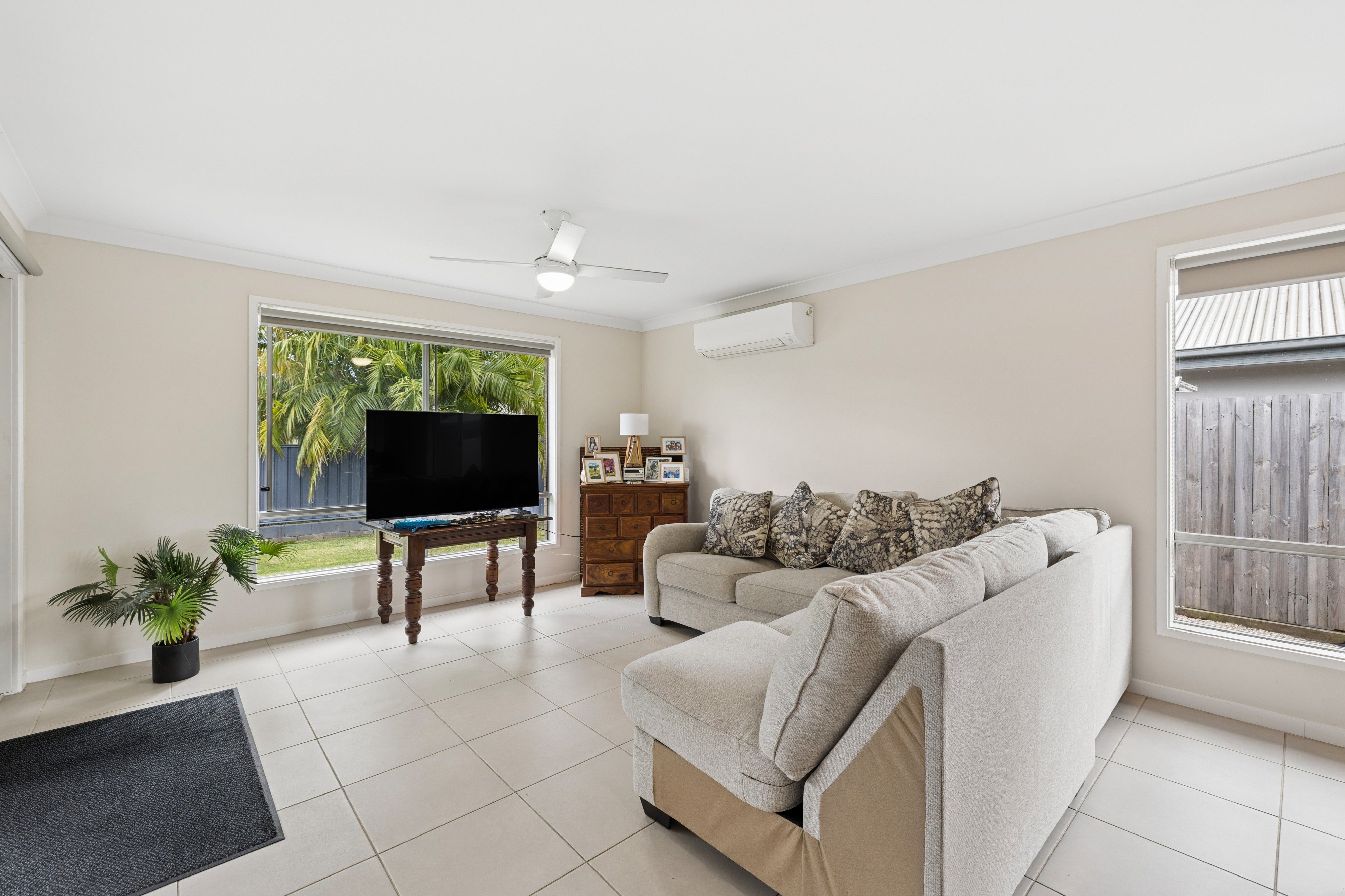 72 Spruce Circuit, Hillcrest, QLD 4118