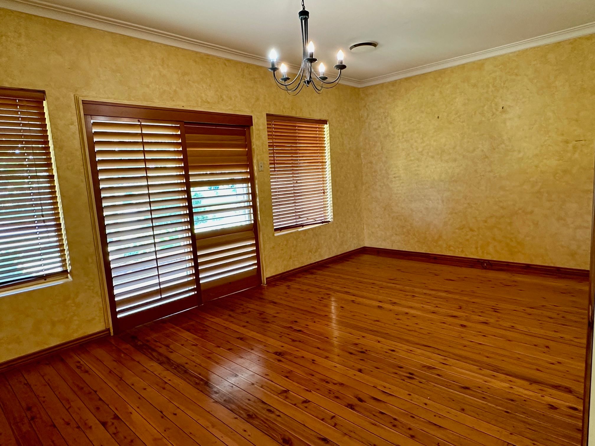 11 Hickey Crescent, Griffith, NSW 2680