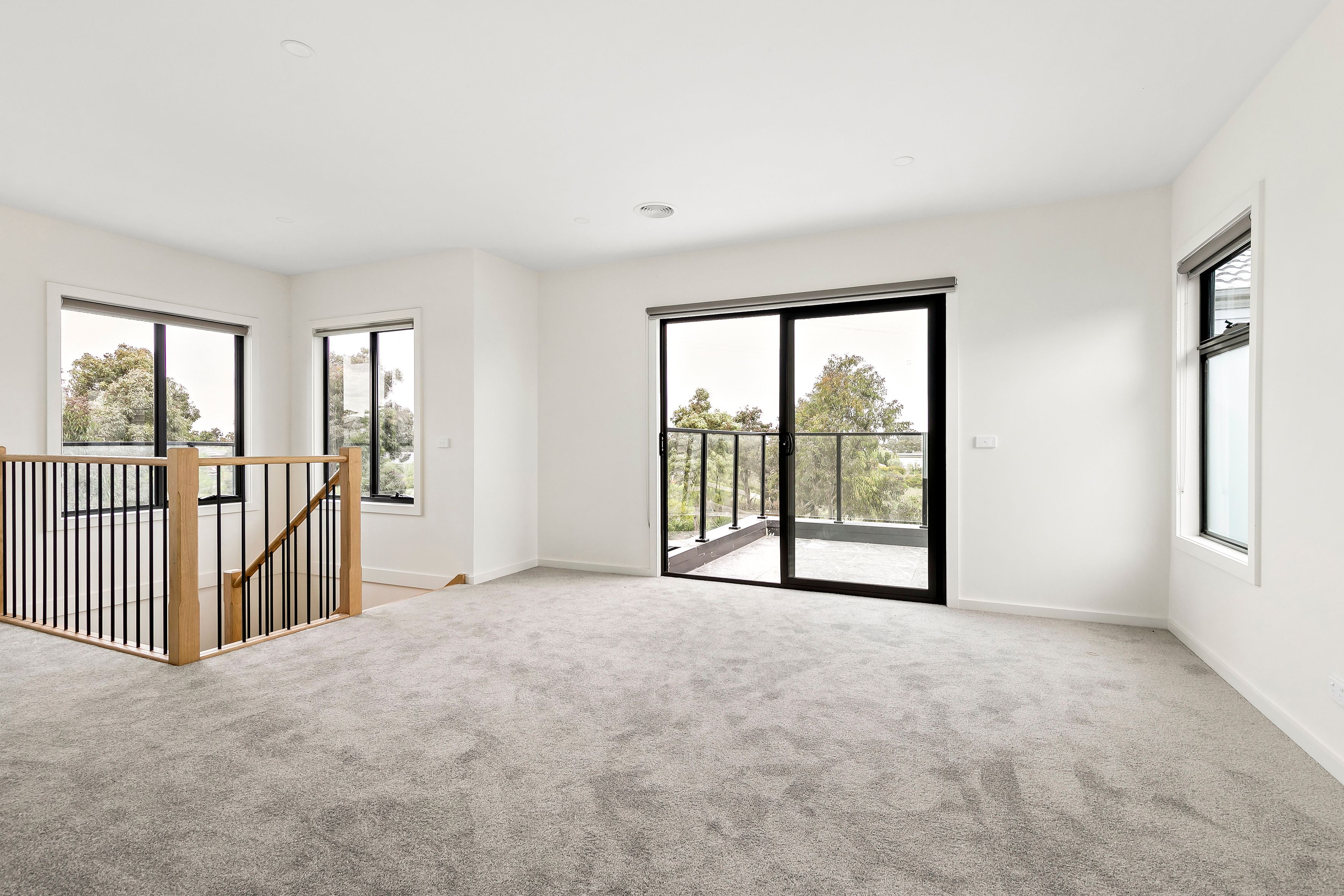 31 Everglade Crescent — photo 7 of 16