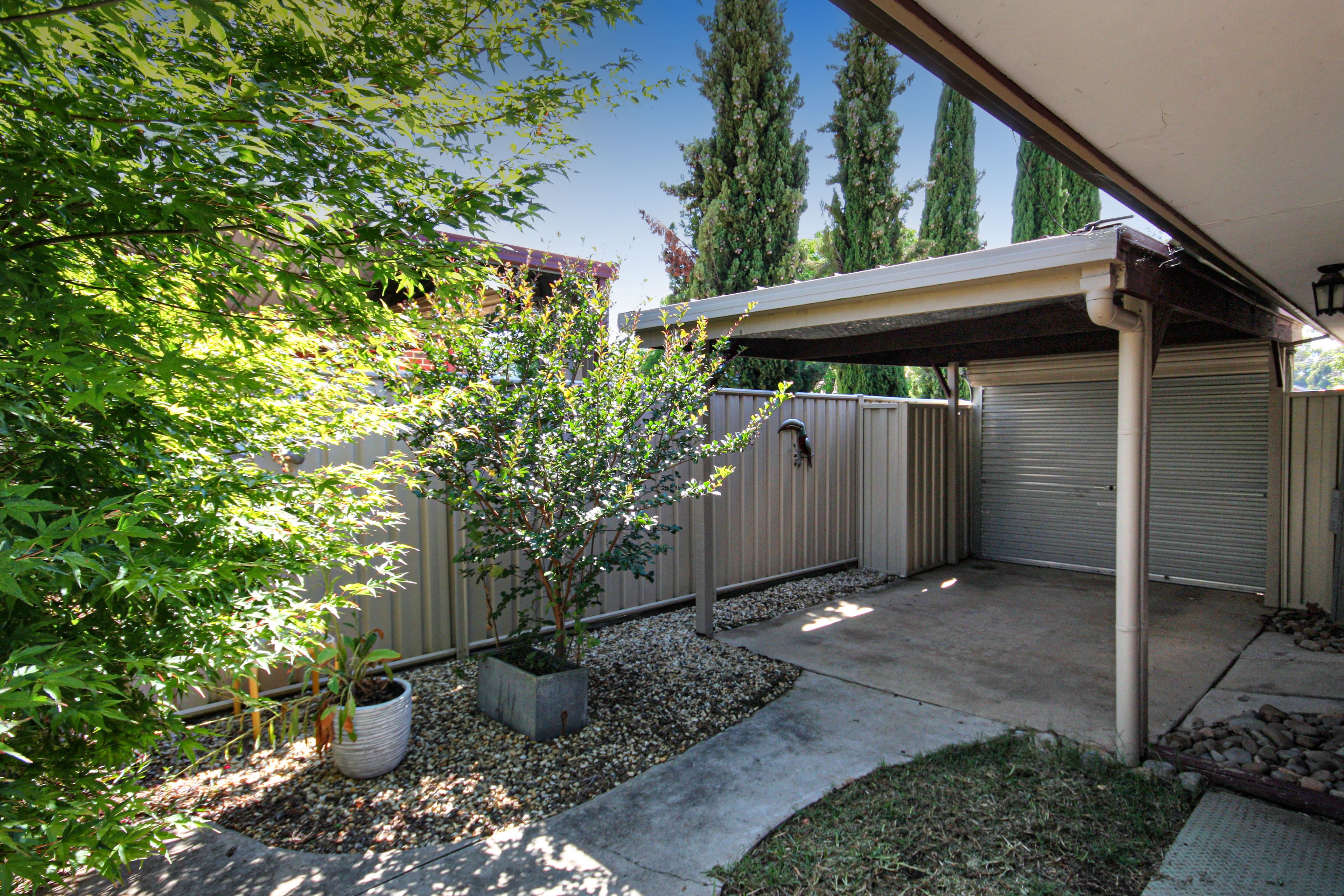2/37 Hannah Street — photo 7 of 8