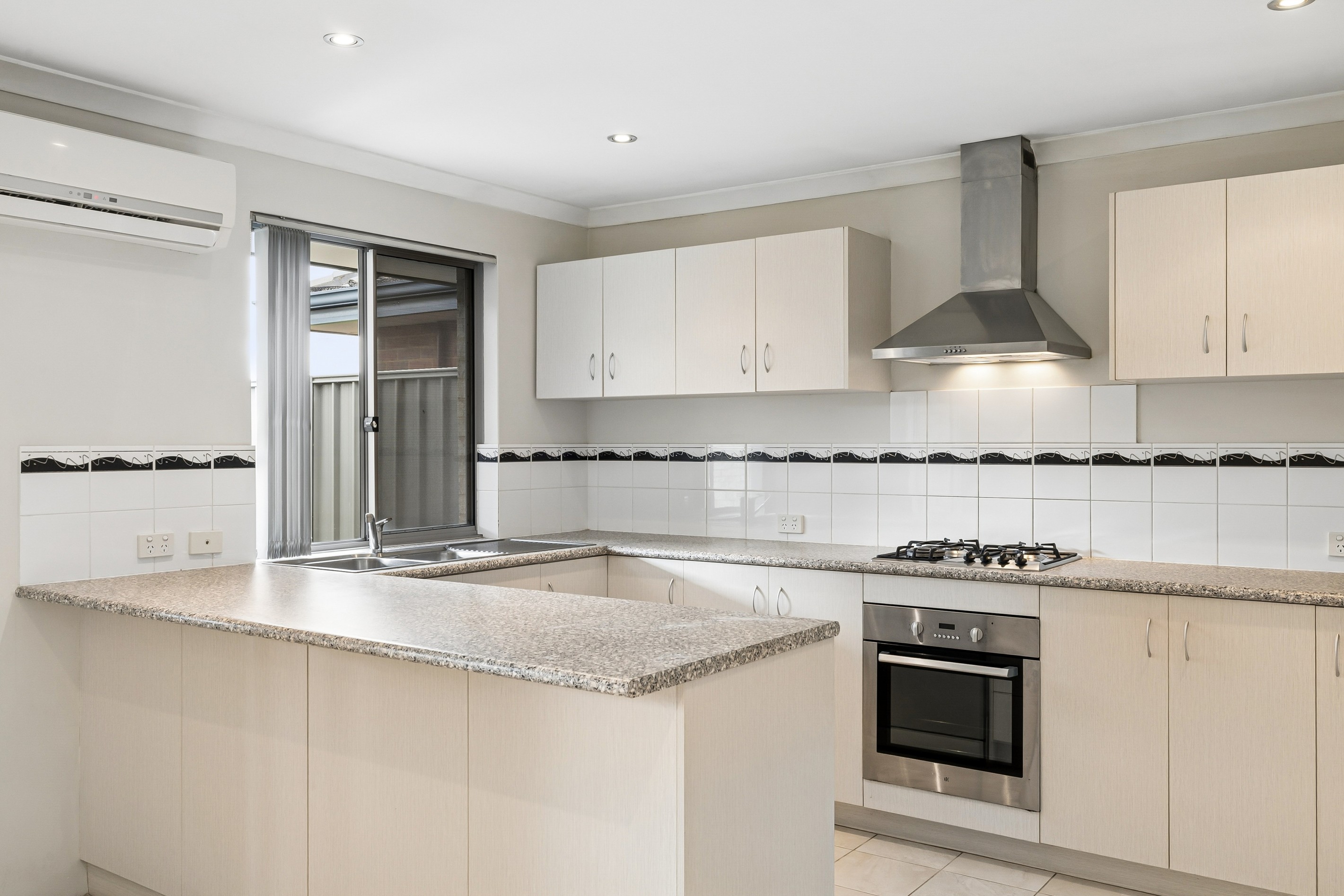 2/73 Station Street, Cannington, WA 6107