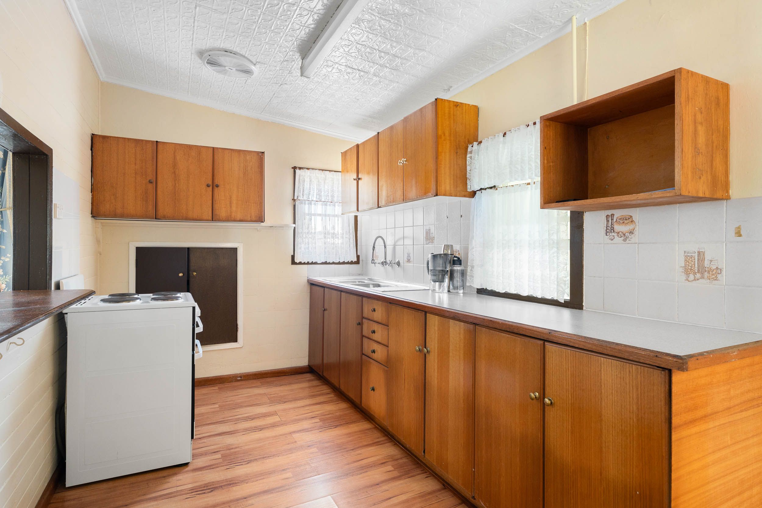 18 Hercules Street — photo 8 of 17