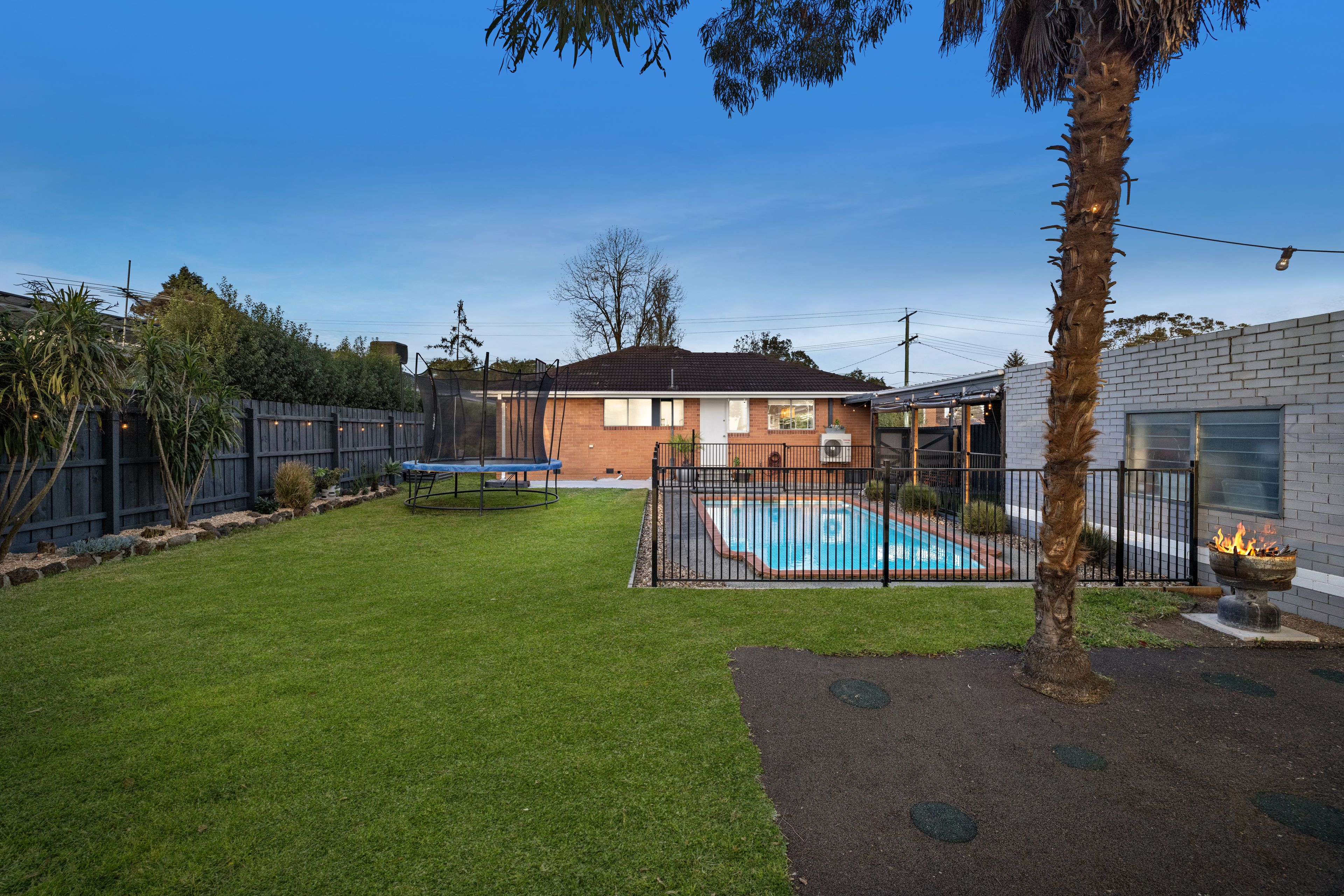 41 Rodney Drive, Knoxfield, VIC 3180