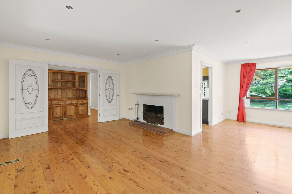 11 Riversdale Avenue, Burradoo, NSW 2576