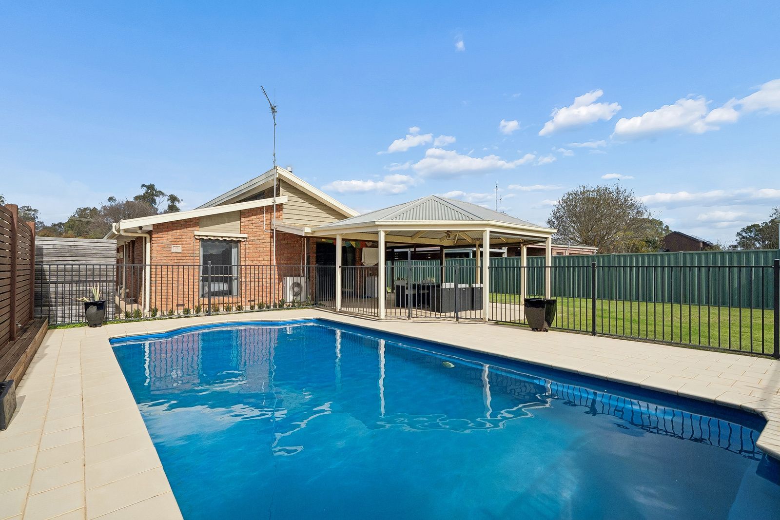 28 River Street — photo from Ray White Nagambie
